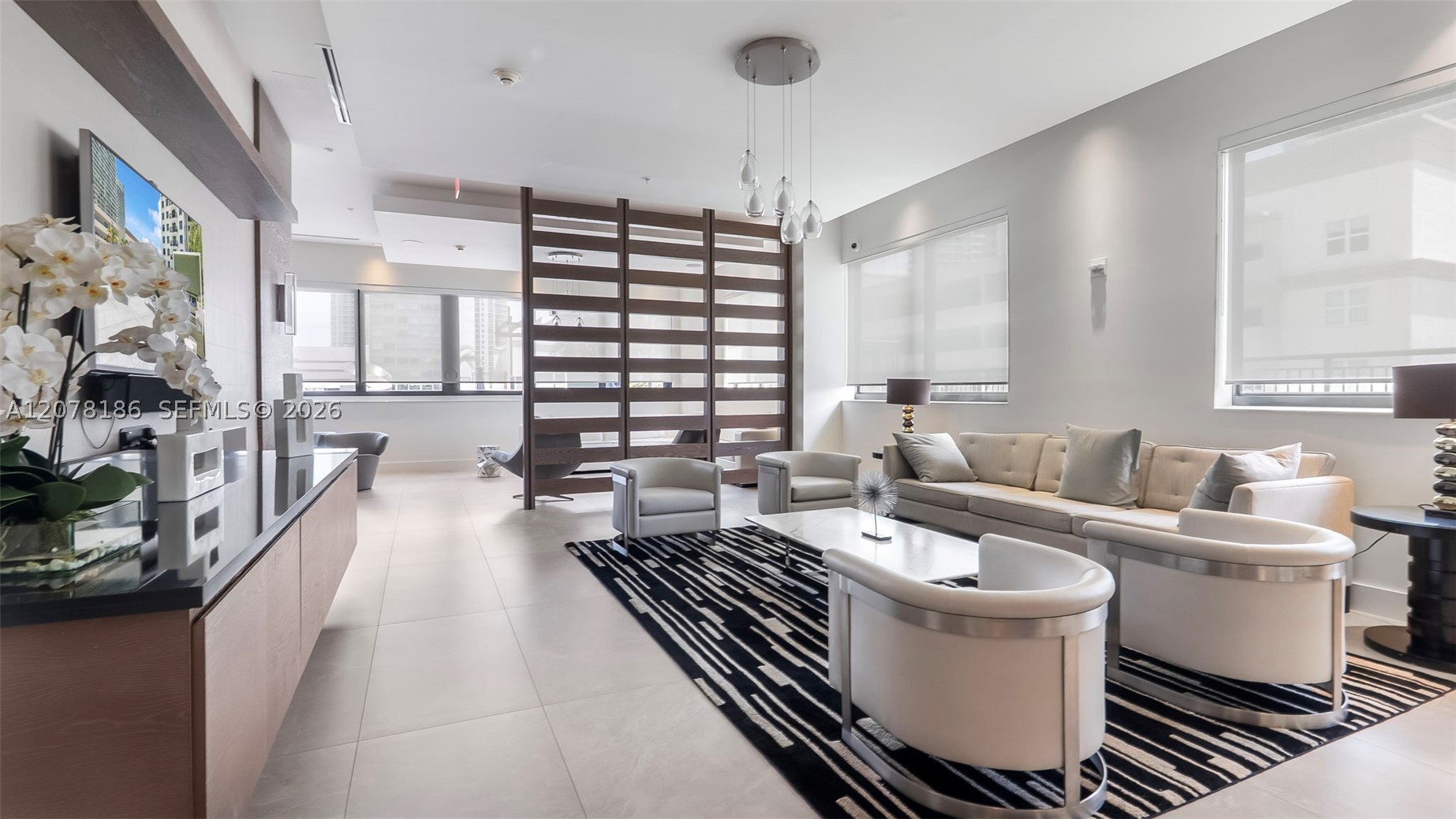 999 SW 1st Ave #2004, Miami FL 33130