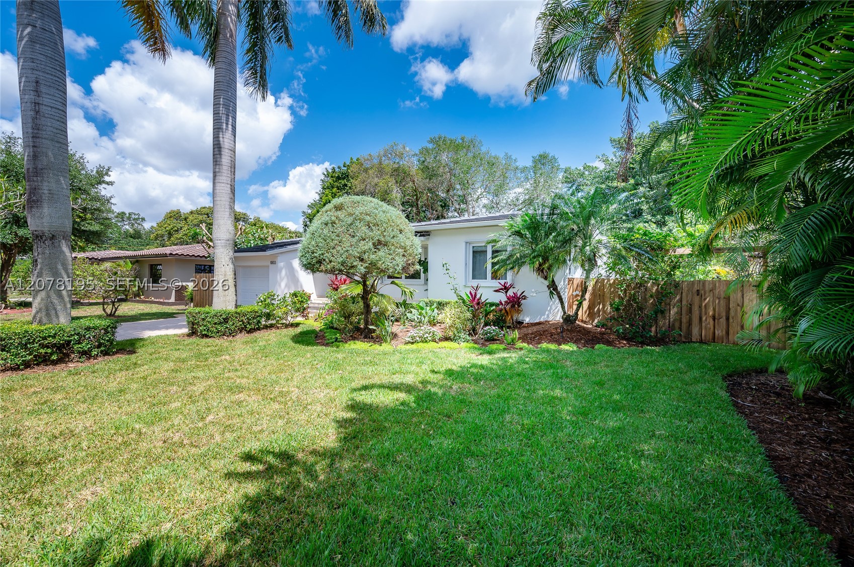 1003 NE 118th St, Biscayne Park FL 33161