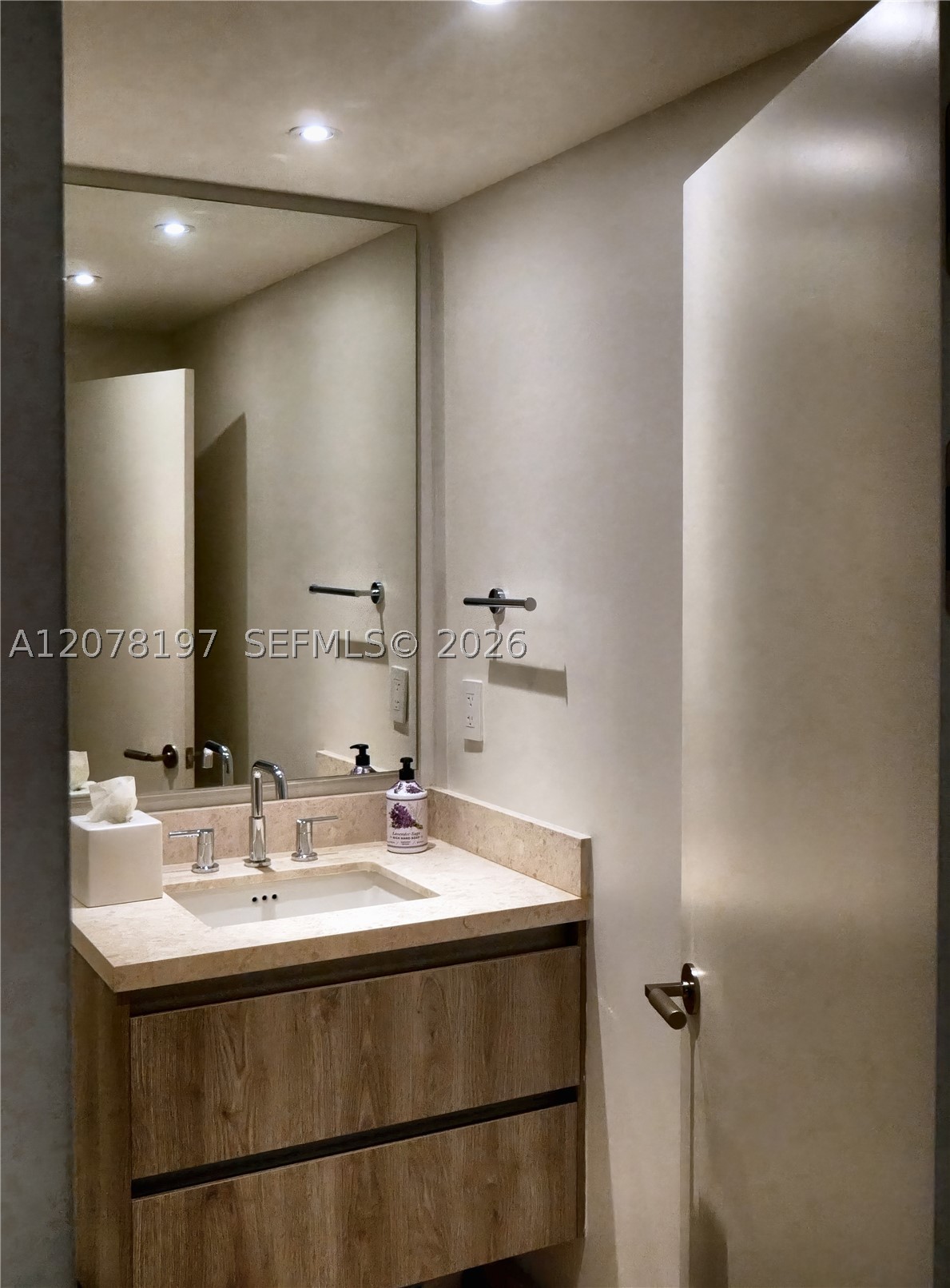 201 Crandon Blvd #605, Key Biscayne FL 33149