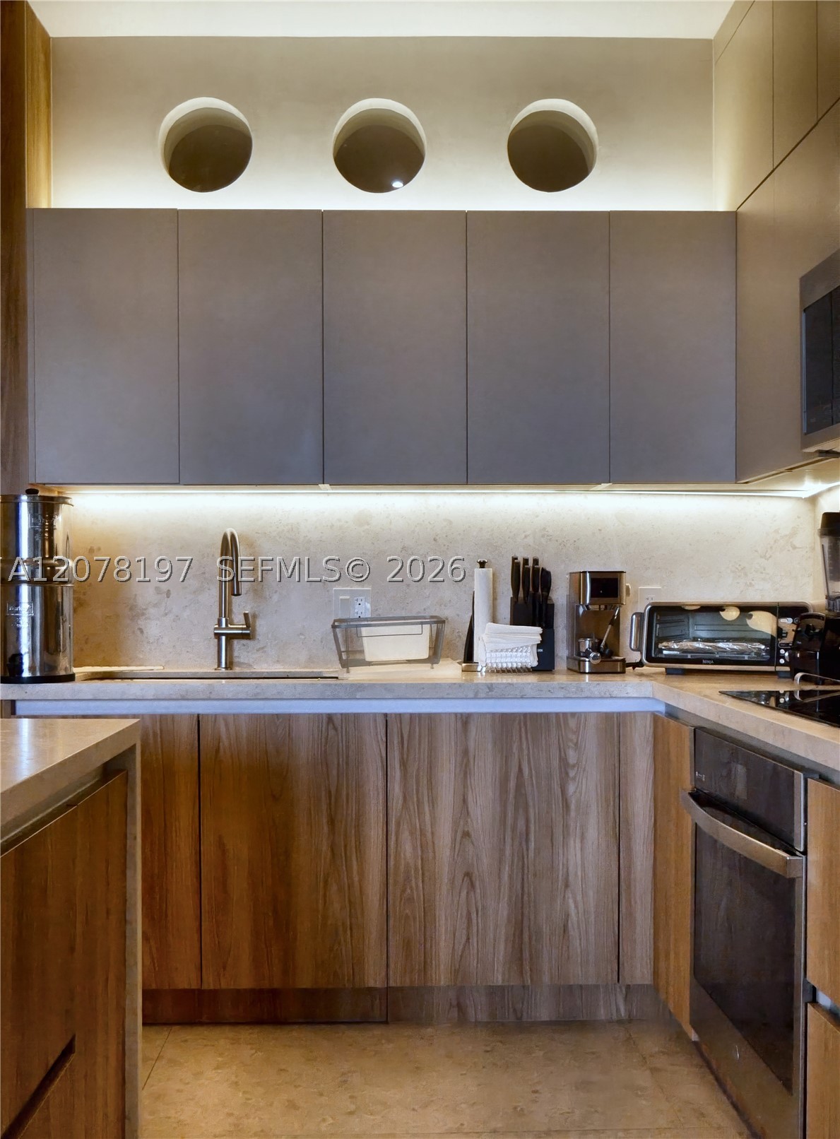 201 Crandon Blvd #605, Key Biscayne FL 33149