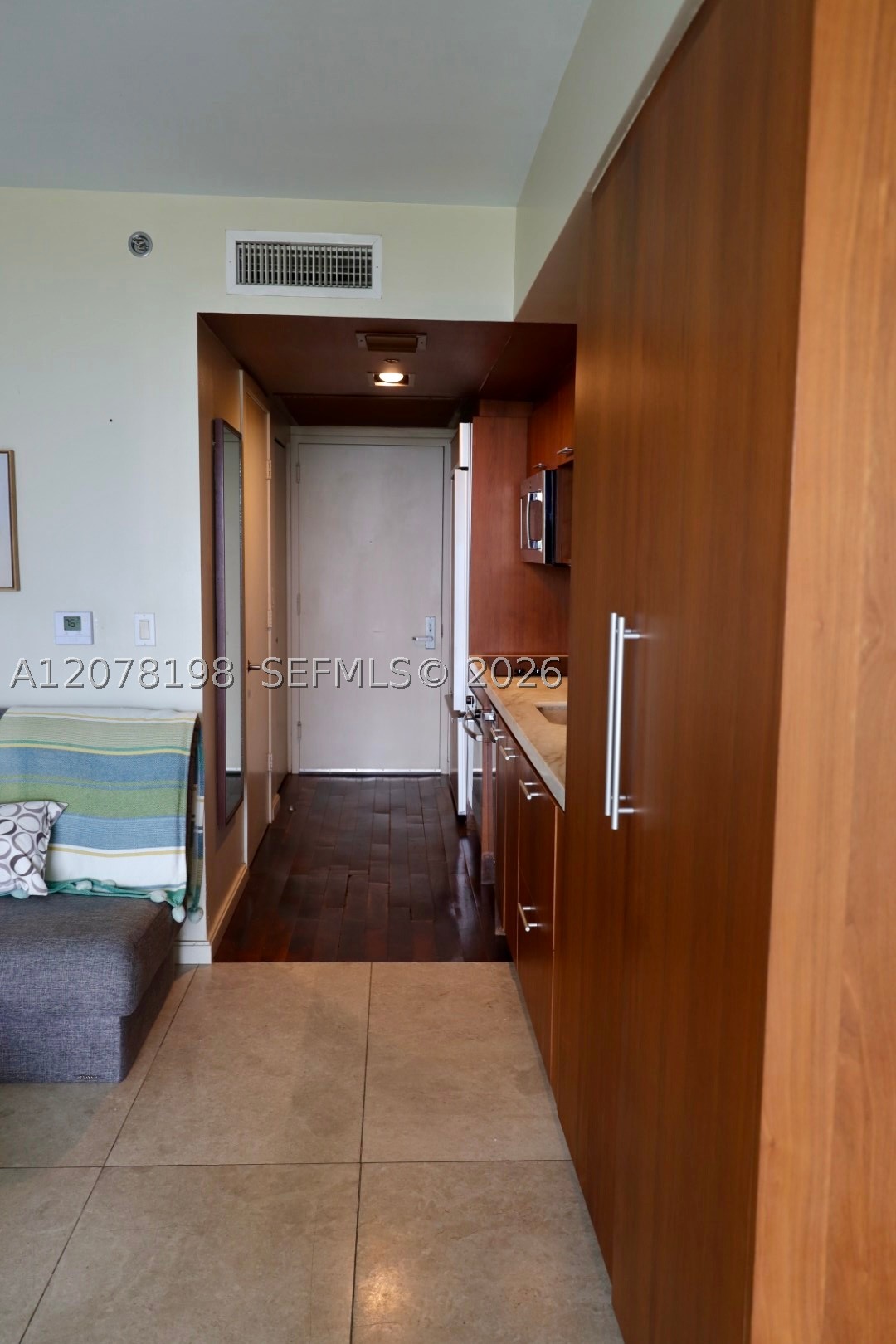 50 Biscayne Blvd #606, Miami FL 33132