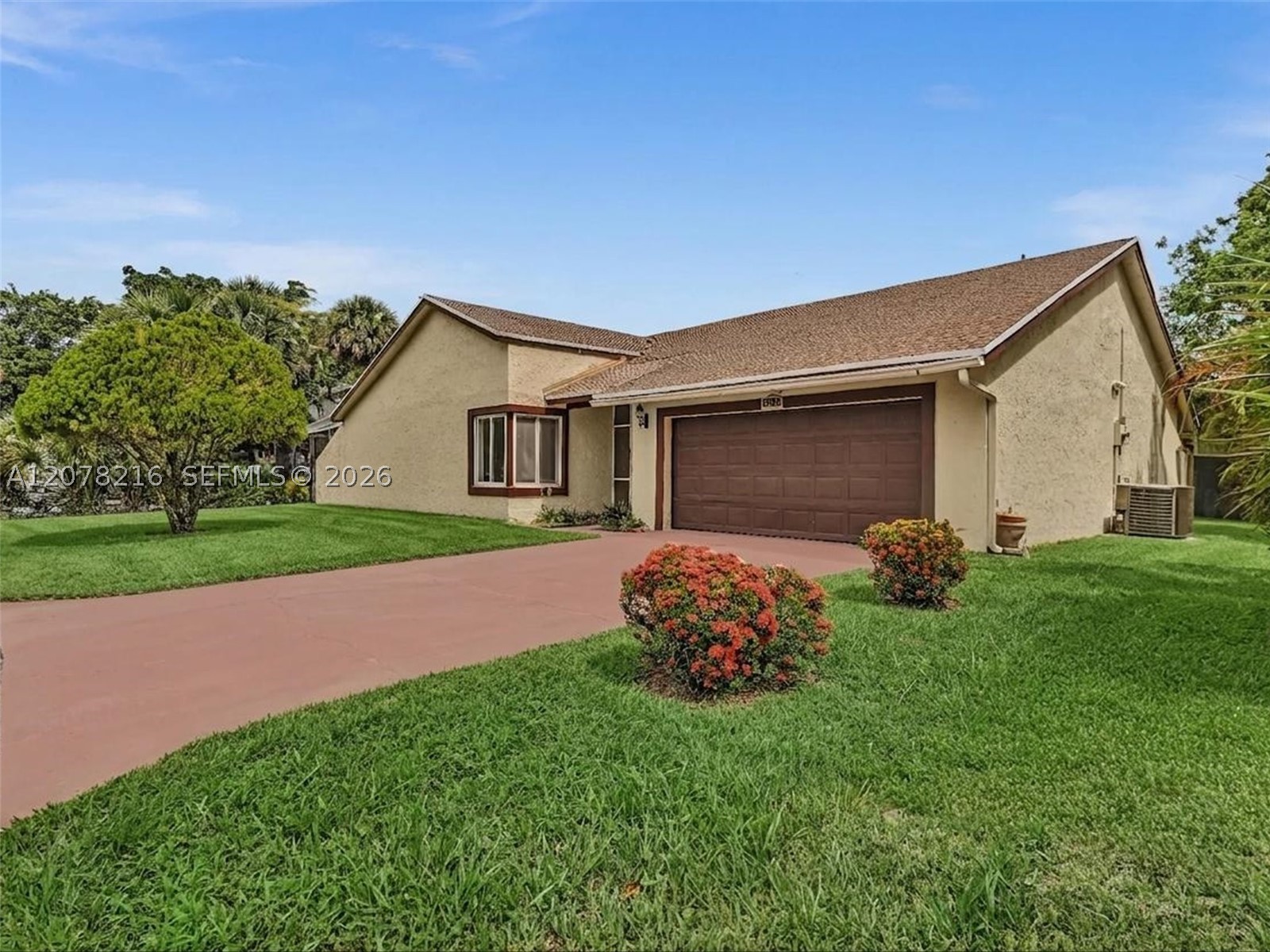 8813 Paradise Ct, Tamarac FL 33321