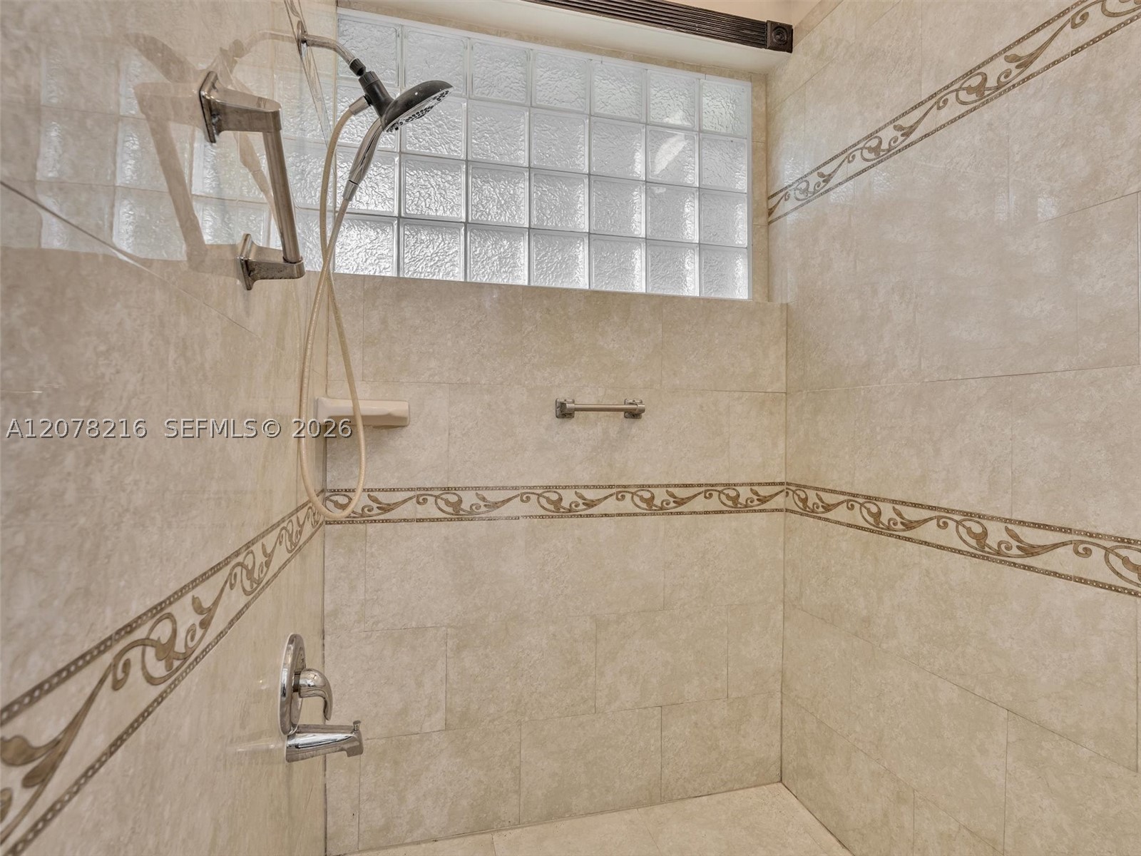 8813 Paradise Ct, Tamarac FL 33321