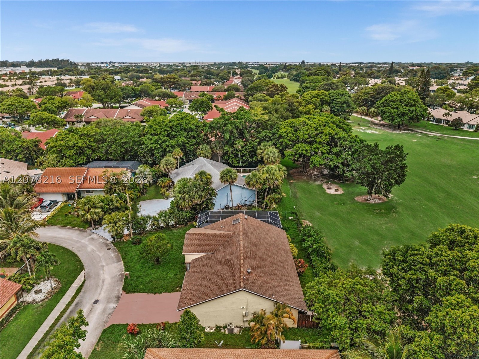 8813 Paradise Ct, Tamarac FL 33321
