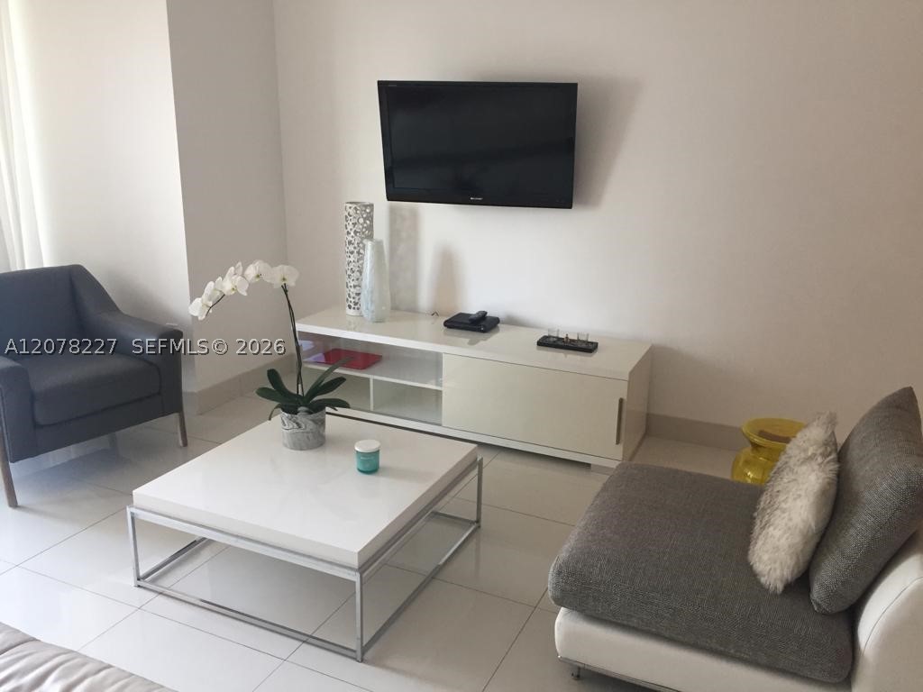 485 Brickell Ave #1811, Miami FL 33131