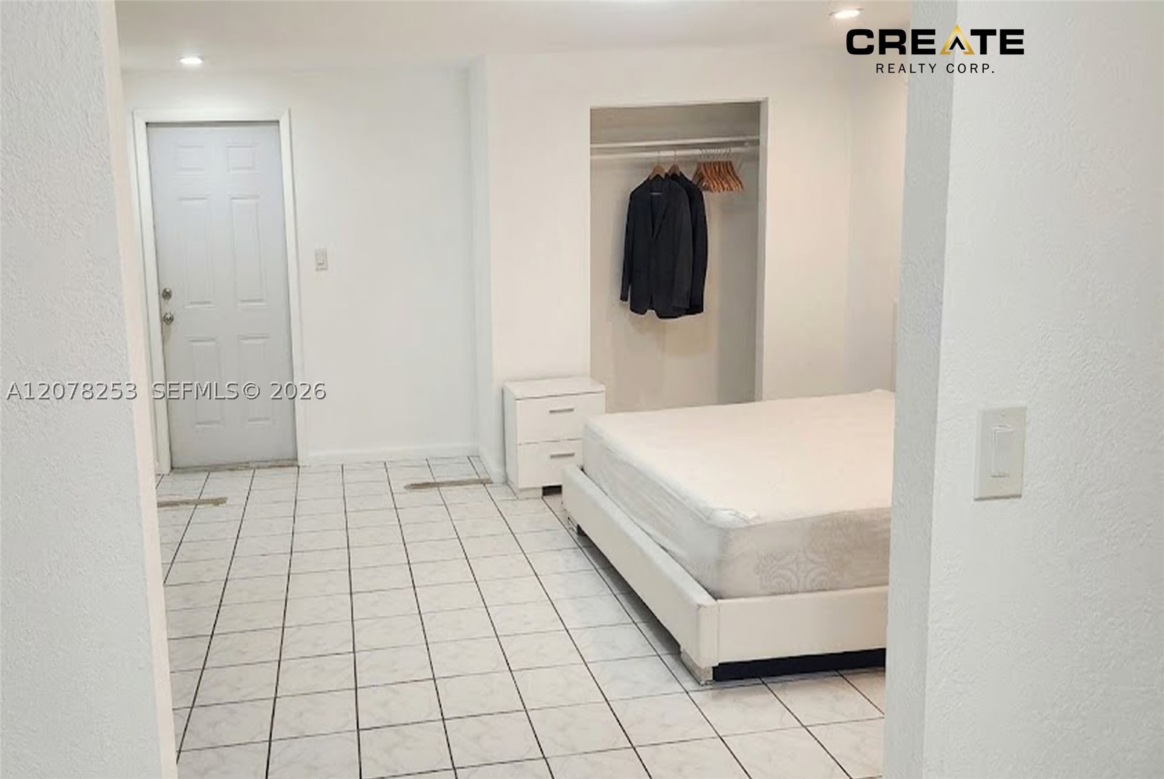 120 NW 18th Ave, Miami FL 33125