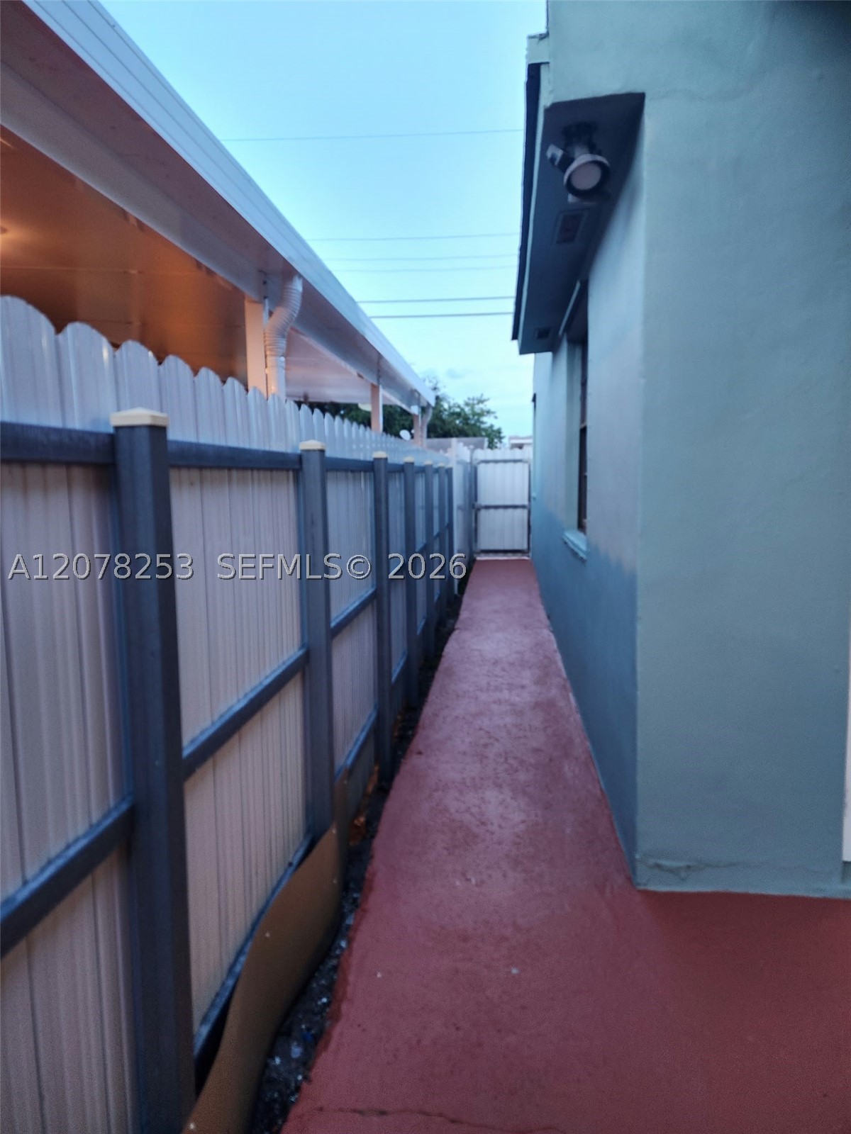120 NW 18th Ave, Miami FL 33125