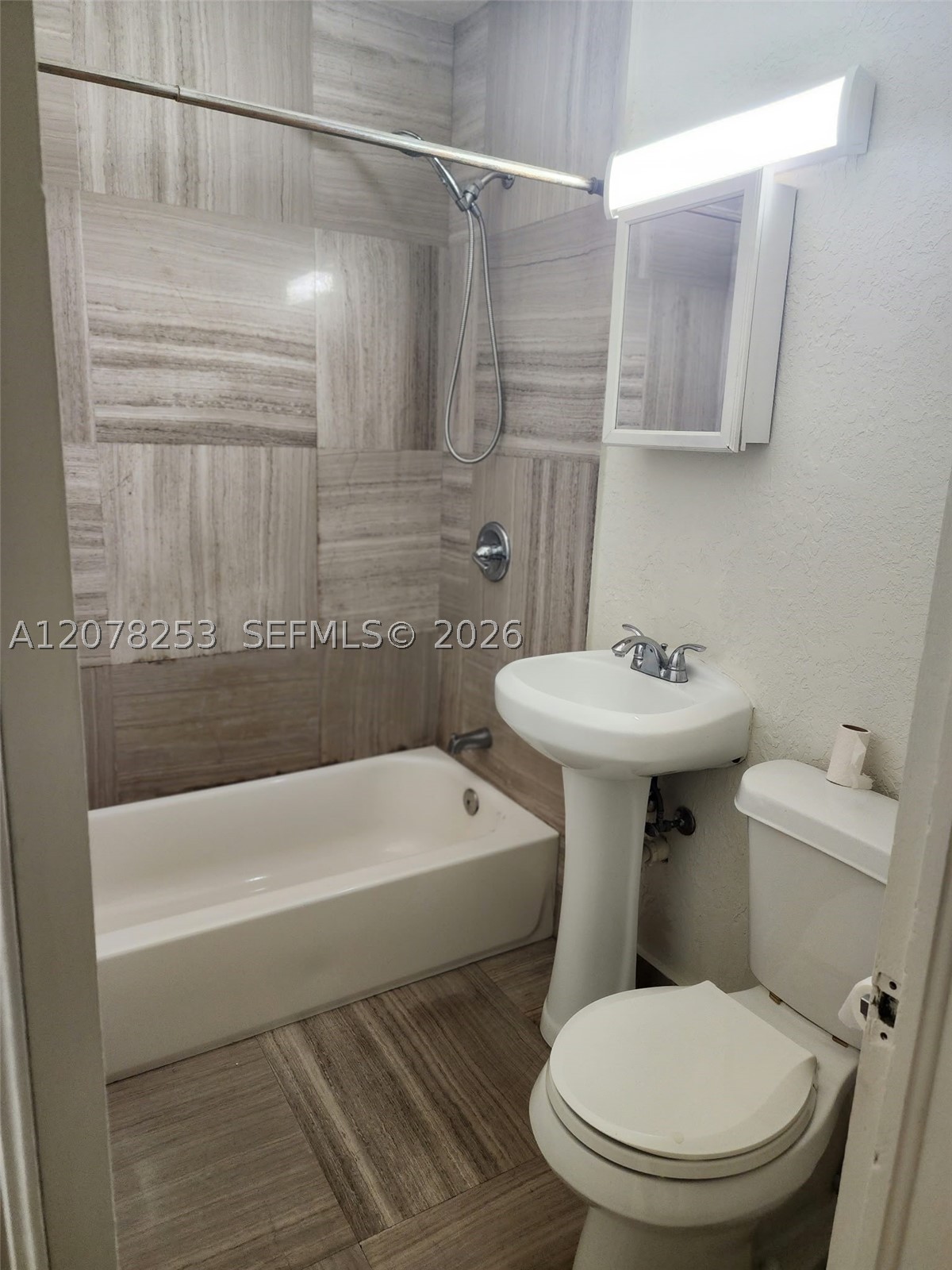 120 NW 18th Ave, Miami FL 33125
