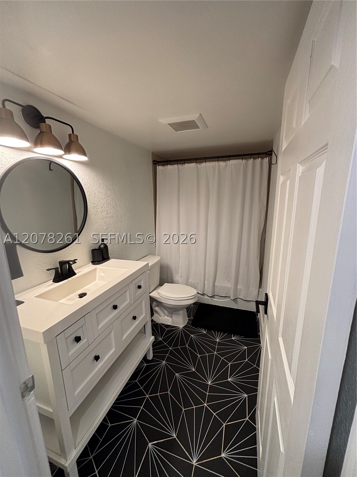 6305 Gage Pl #309A, Miami Lakes FL 33014