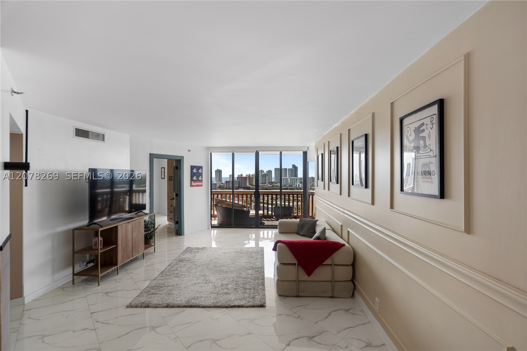 1000 W Island Blvd #2803, Aventura FL 33160