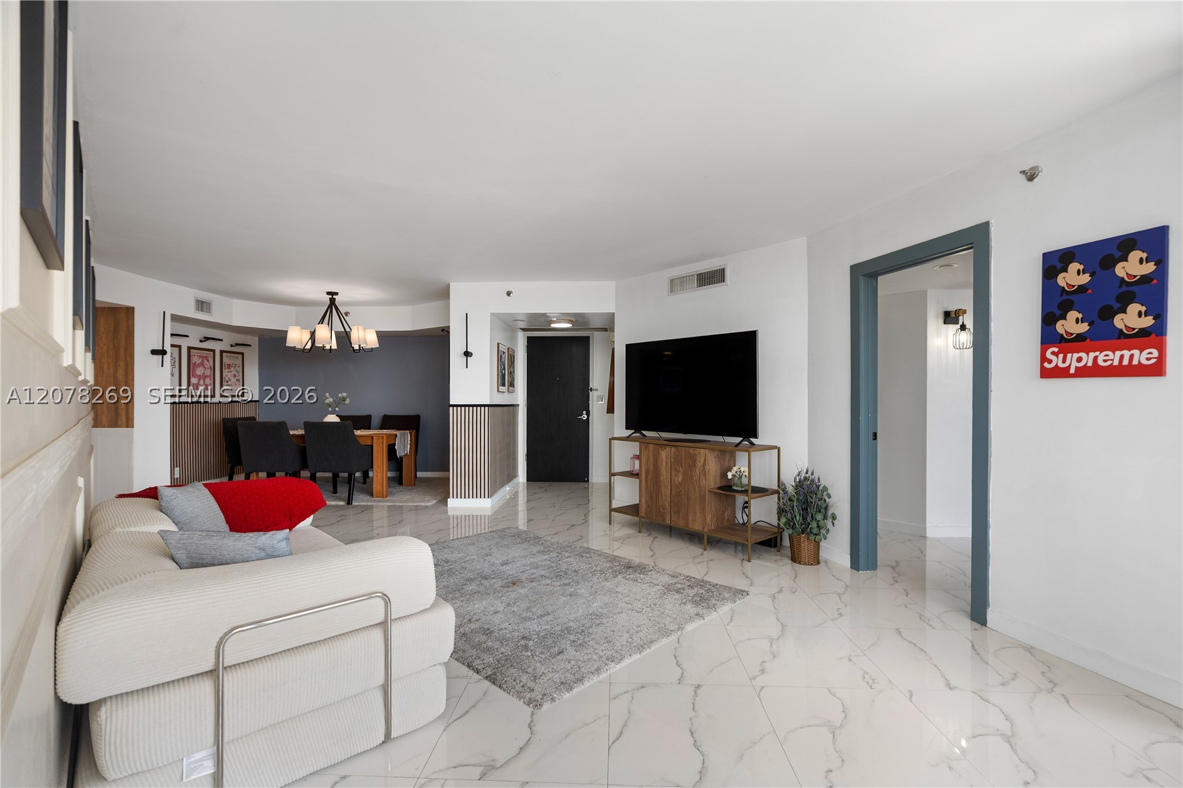 1000 W Island Blvd #2803, Aventura FL 33160
