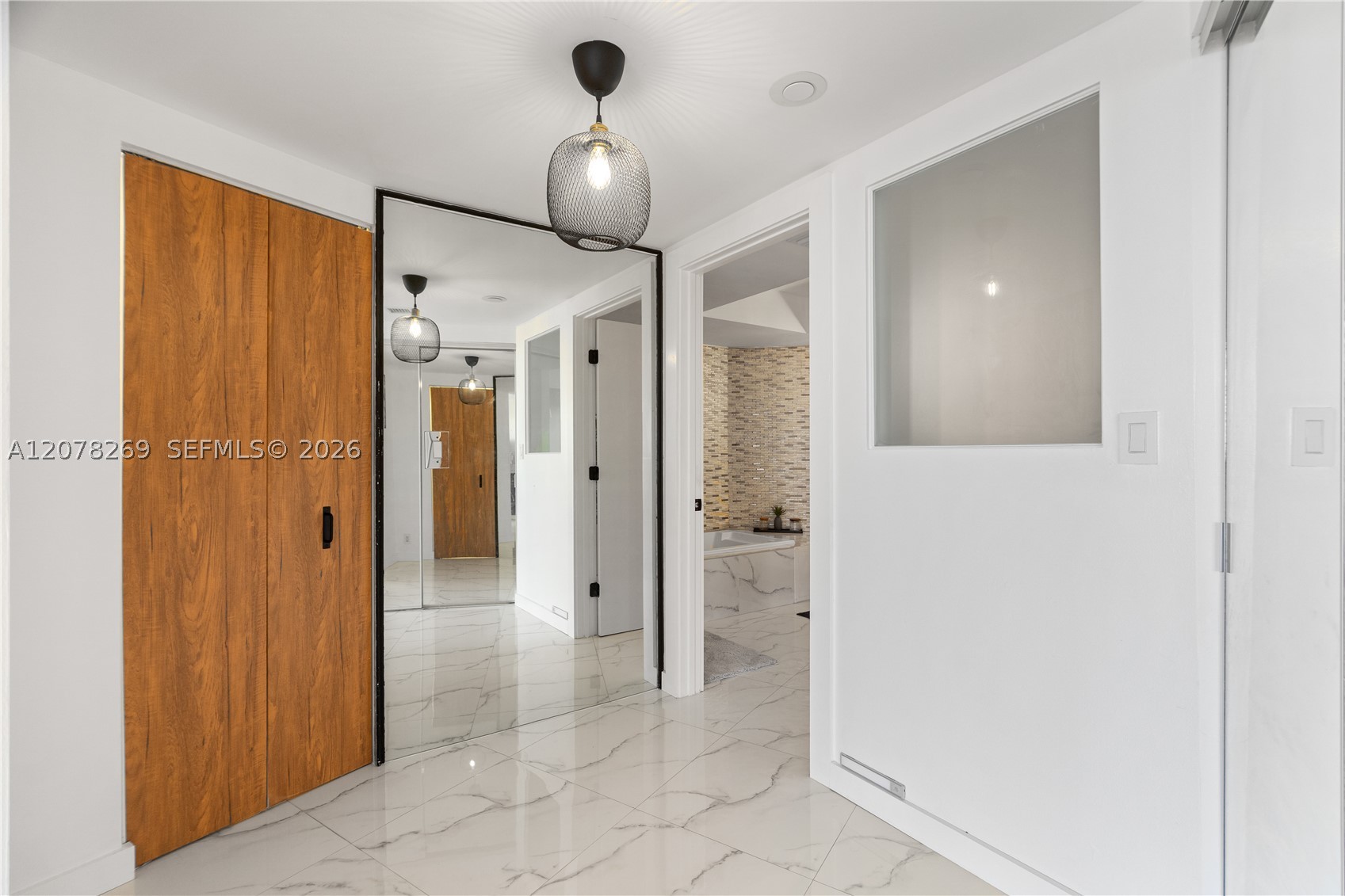 1000 W Island Blvd #2803, Aventura FL 33160