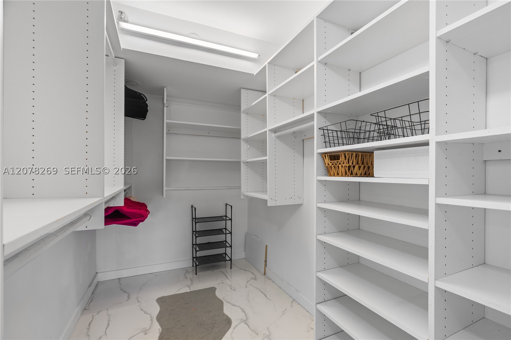 1000 W Island Blvd #2803, Aventura FL 33160