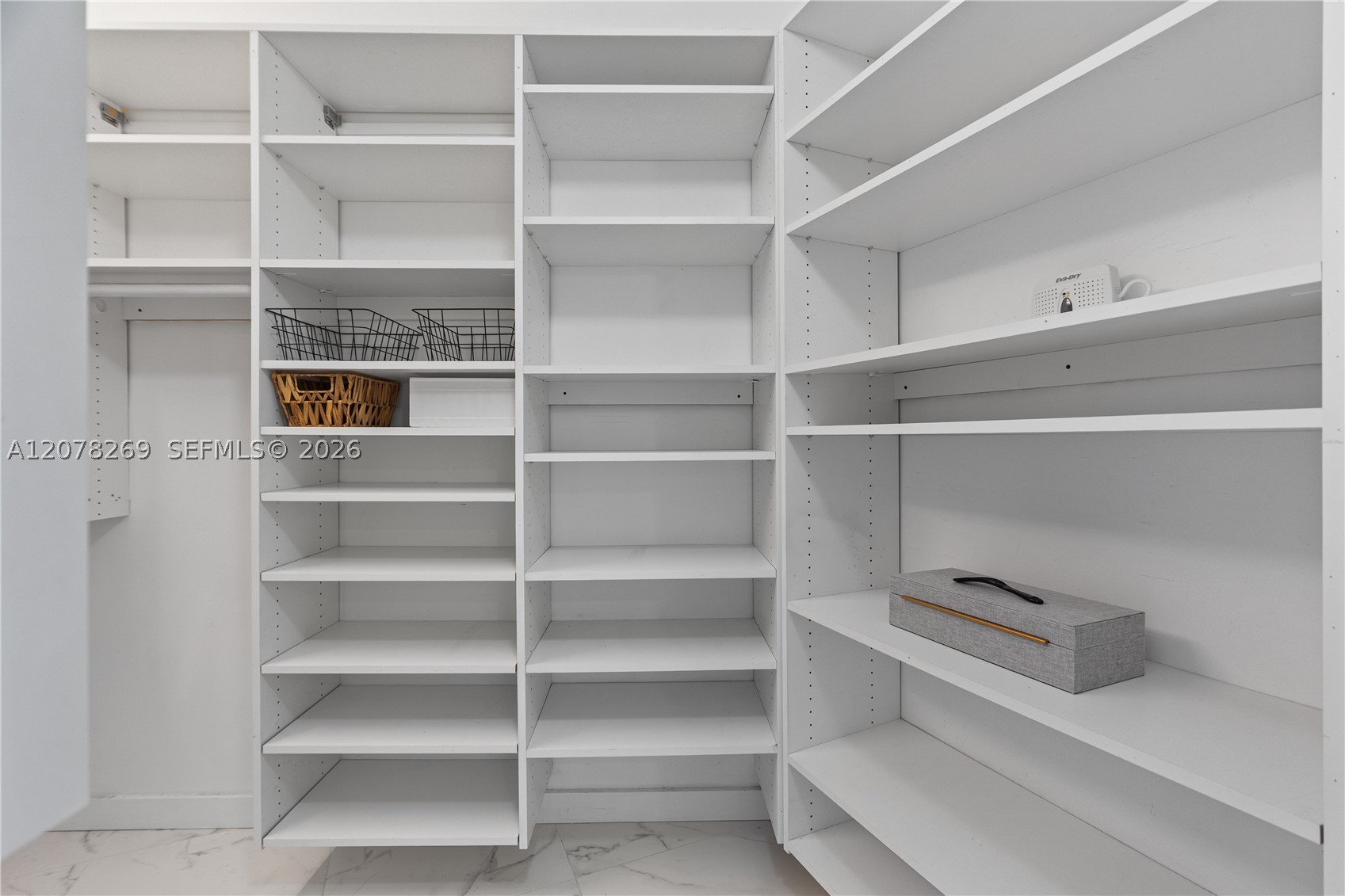 1000 W Island Blvd #2803, Aventura FL 33160