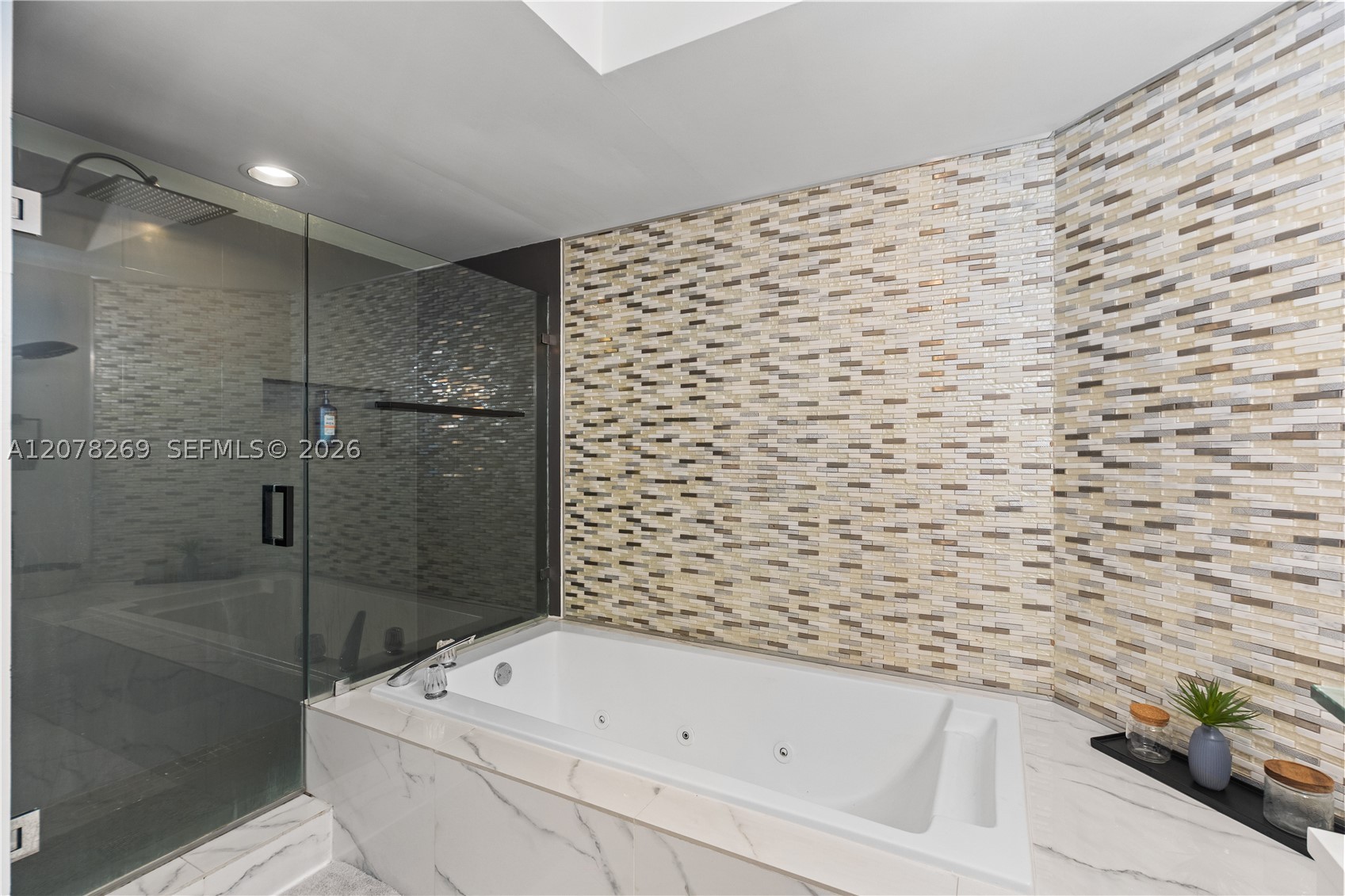 1000 W Island Blvd #2803, Aventura FL 33160