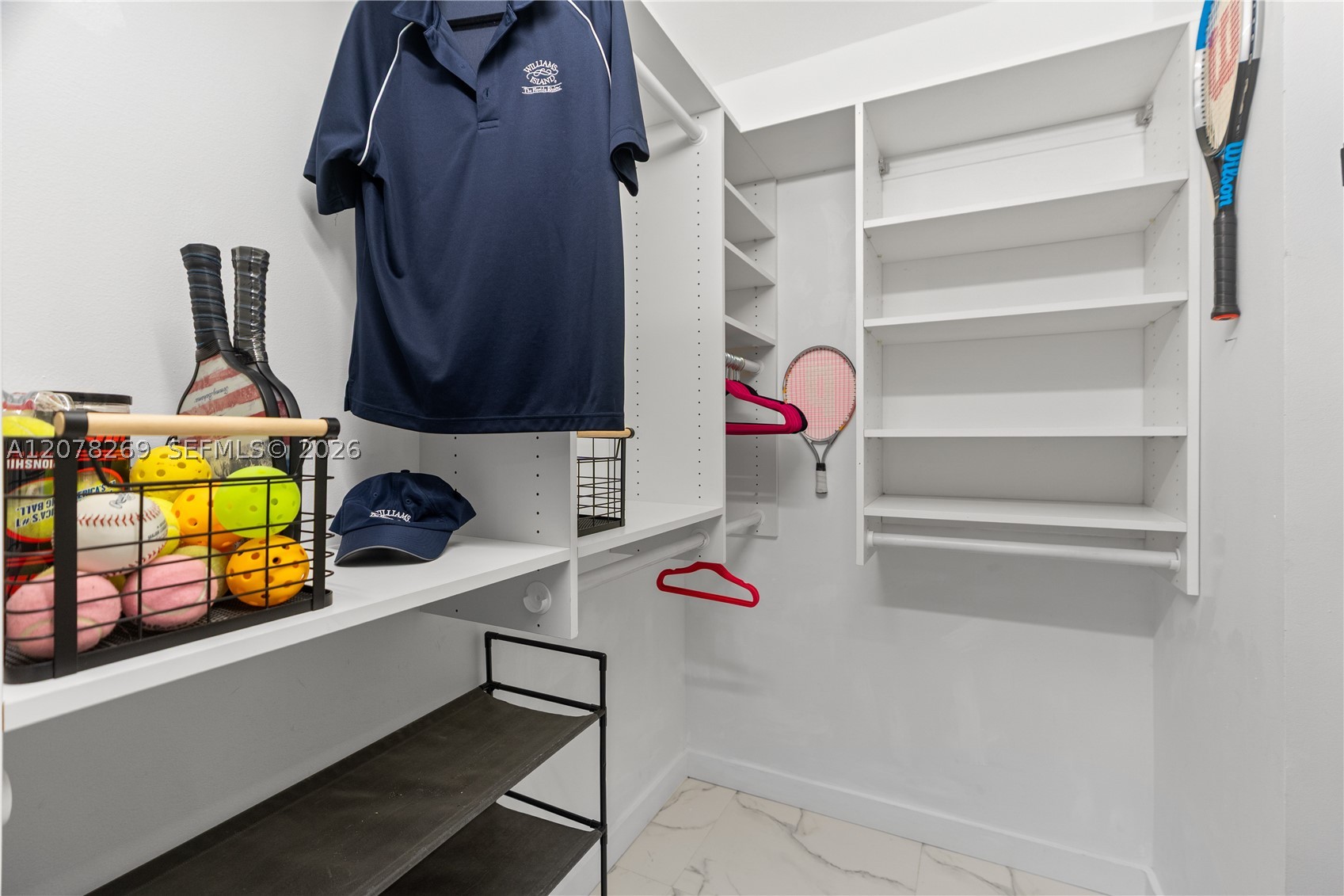 1000 W Island Blvd #2803, Aventura FL 33160