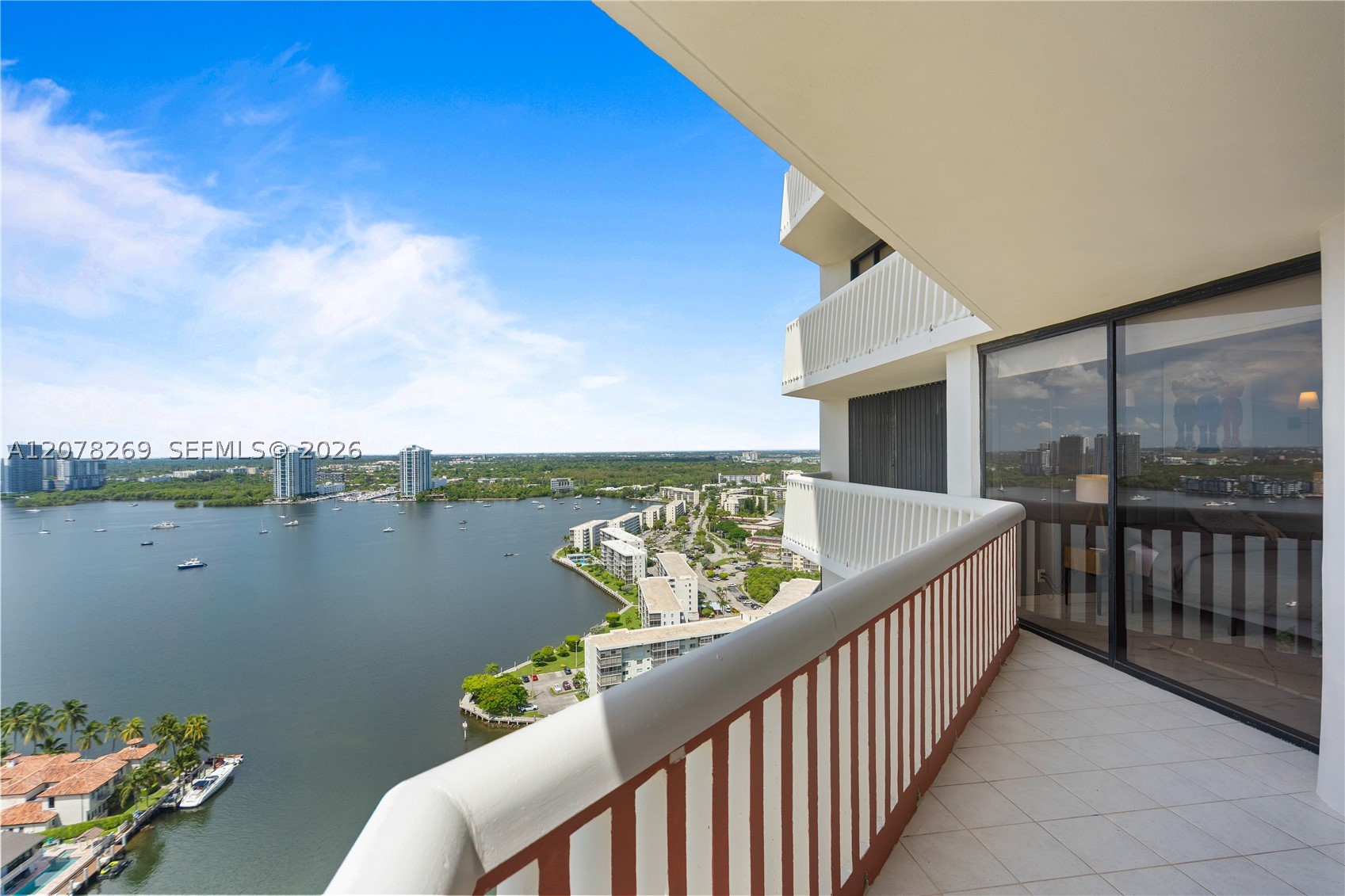 1000 W Island Blvd #2803, Aventura FL 33160