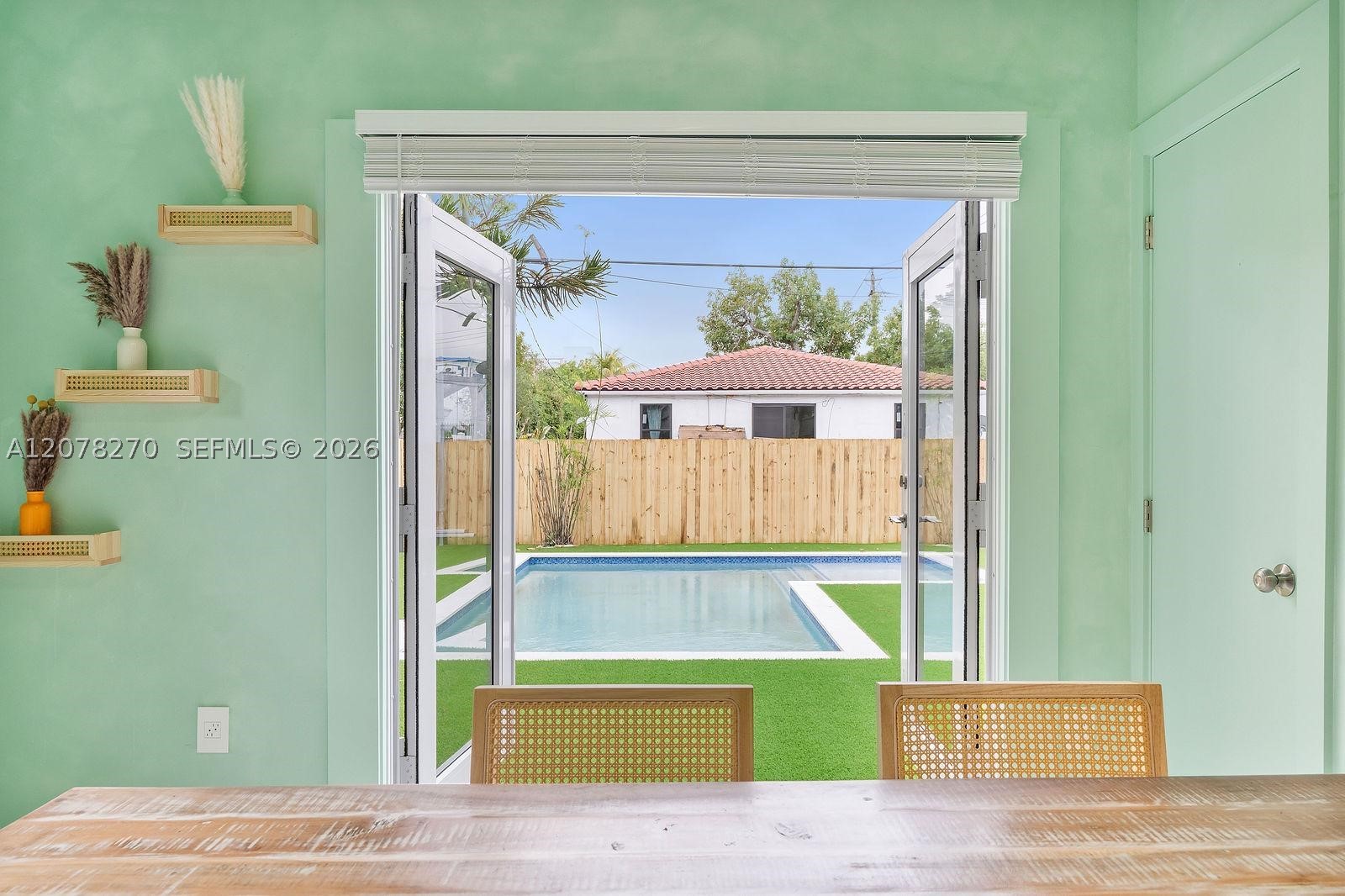 22 NE 44th St #0, Miami FL 33137