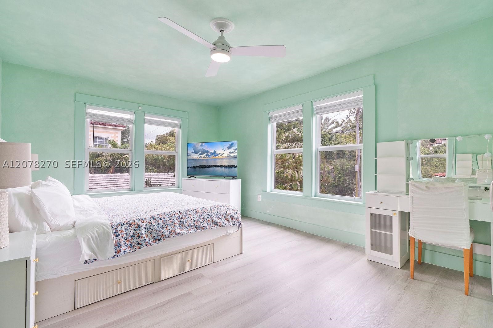 22 NE 44th St #0, Miami FL 33137