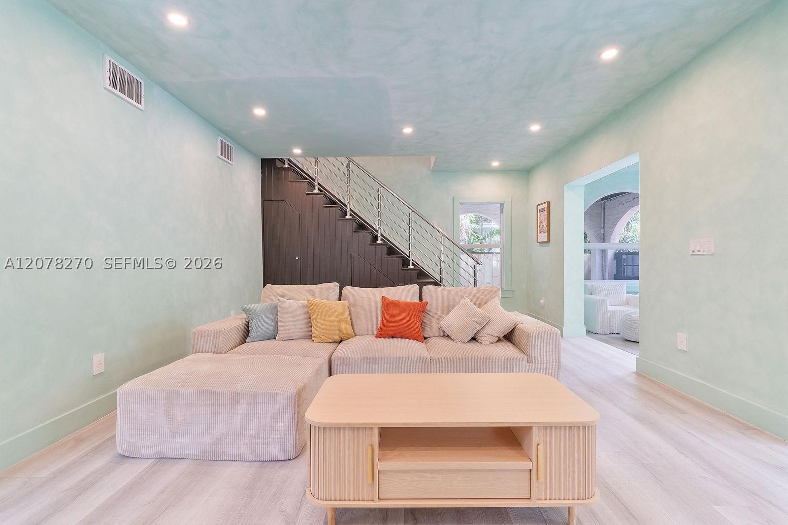 22 NE 44th St #0, Miami FL 33137