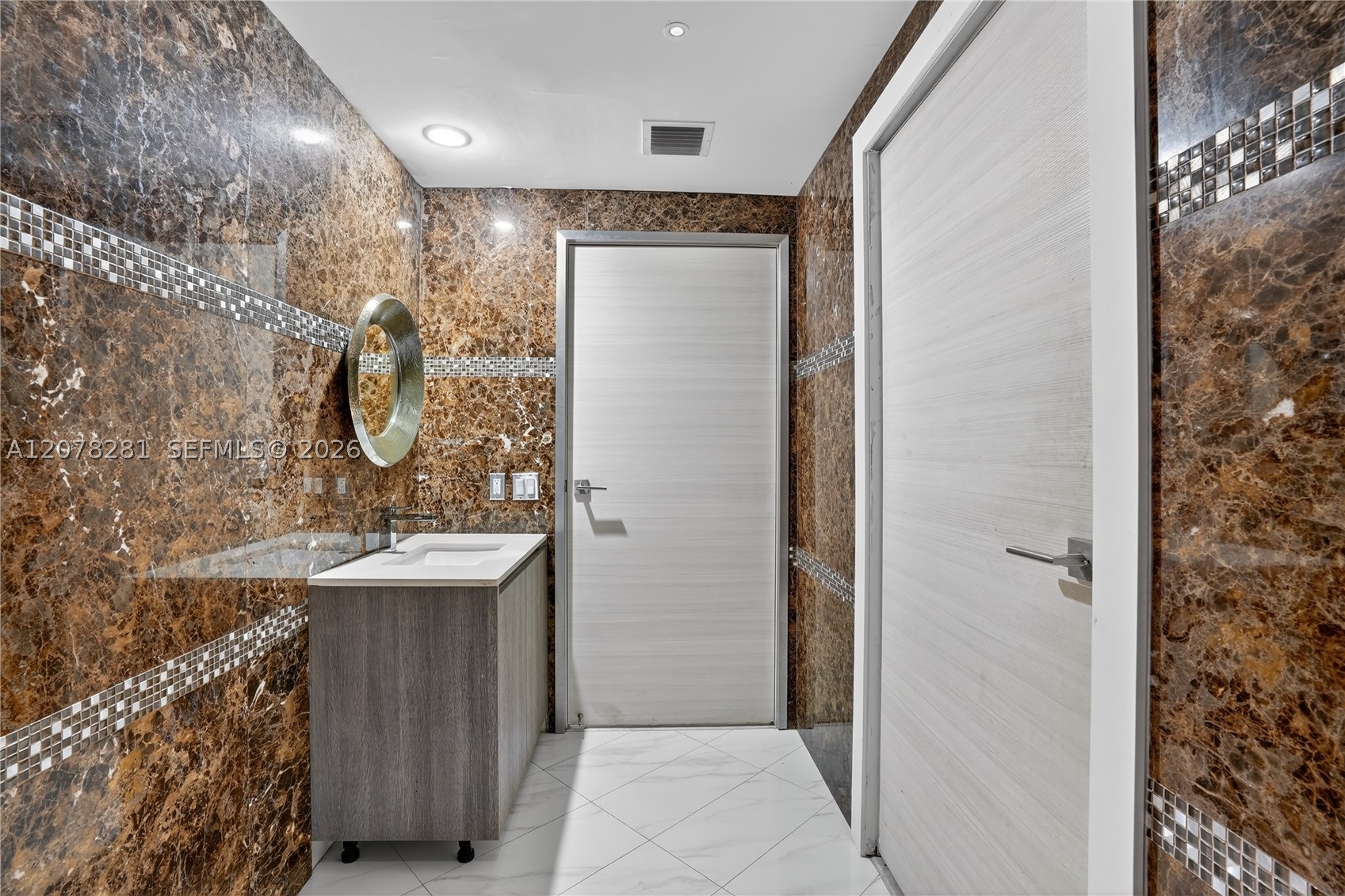 801 S Miami Ave #2805, Miami FL 33130