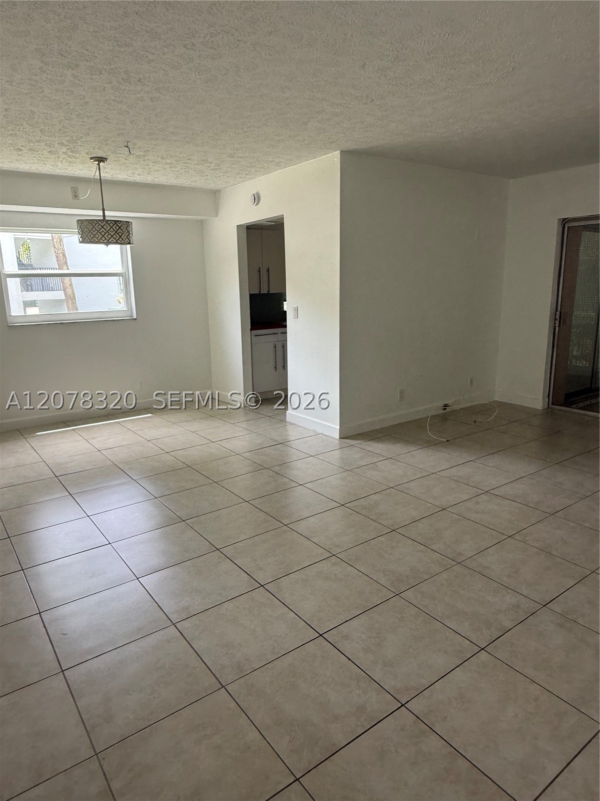 8002 Lagos De Campo Blvd #B-101, Tamarac FL 33321