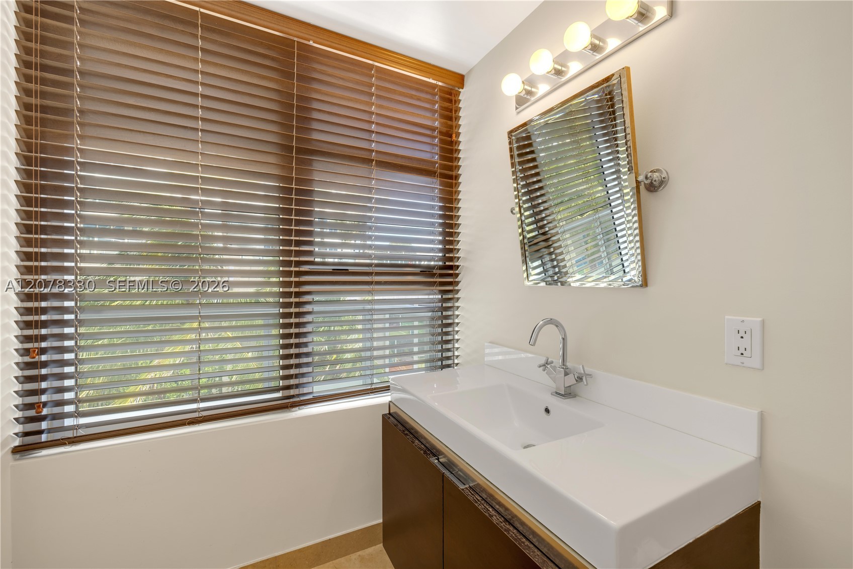 3739 Collins Ave #N-302, Miami Beach FL 33140