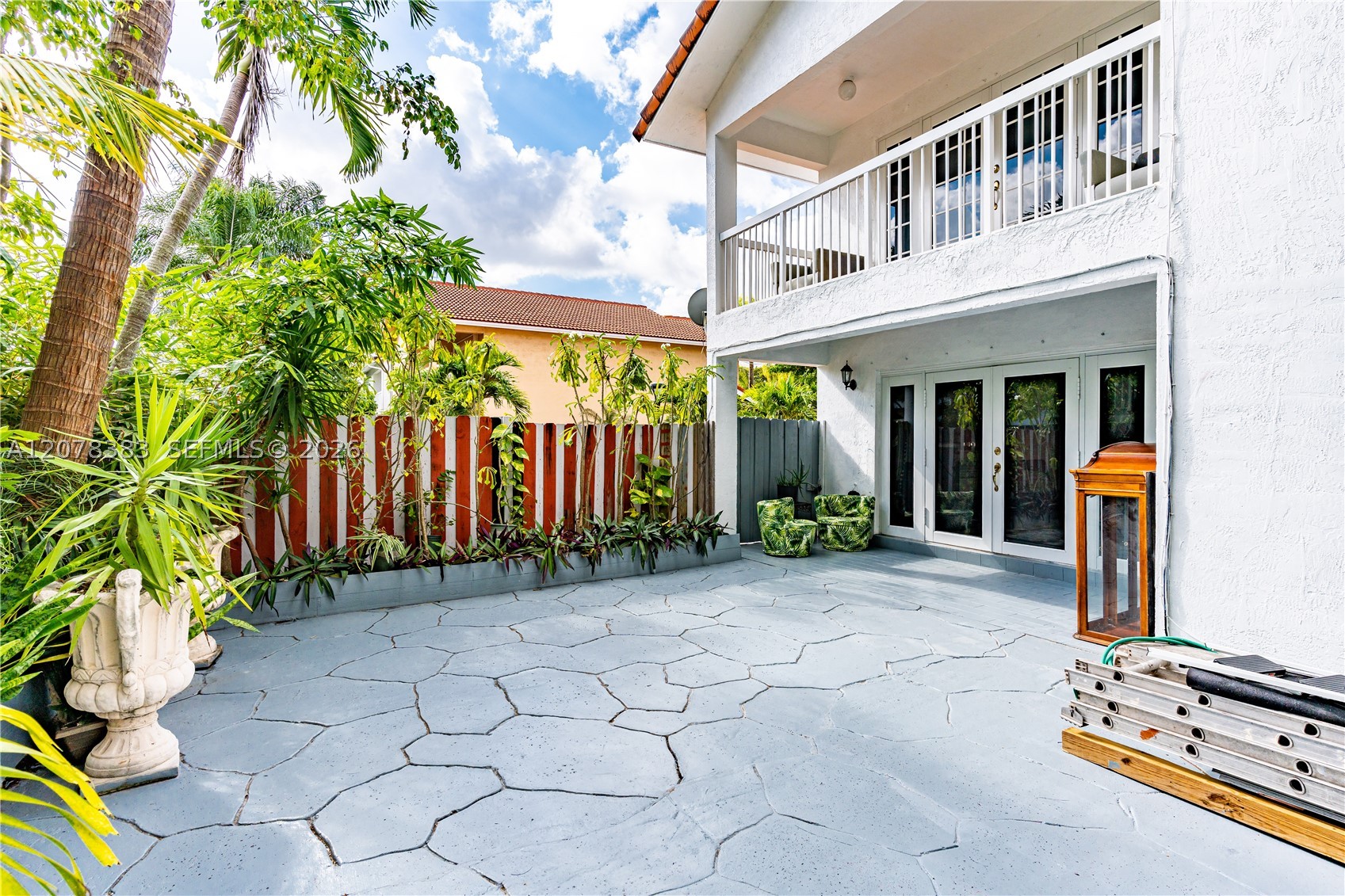 8909 SW 108th Cir Ct, Miami FL 33176