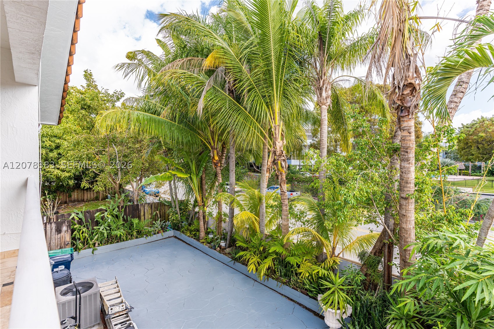8909 SW 108th Cir Ct, Miami FL 33176