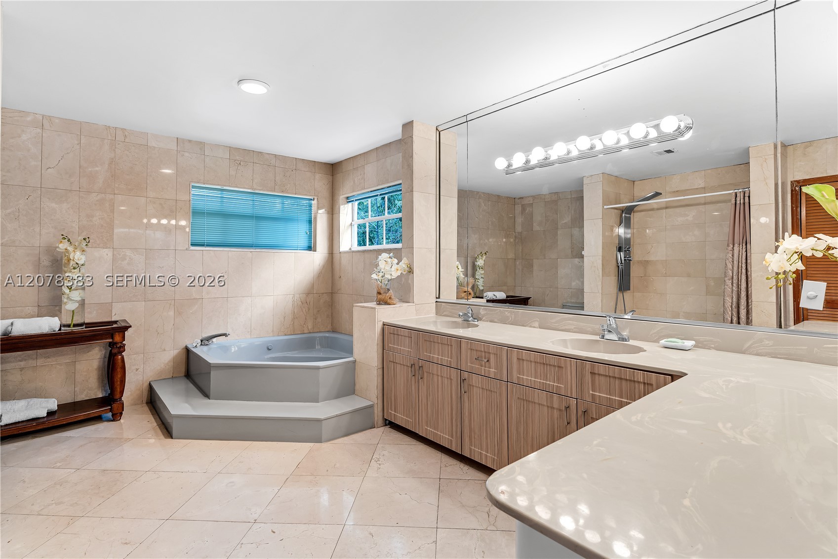 8909 SW 108th Cir Ct, Miami FL 33176