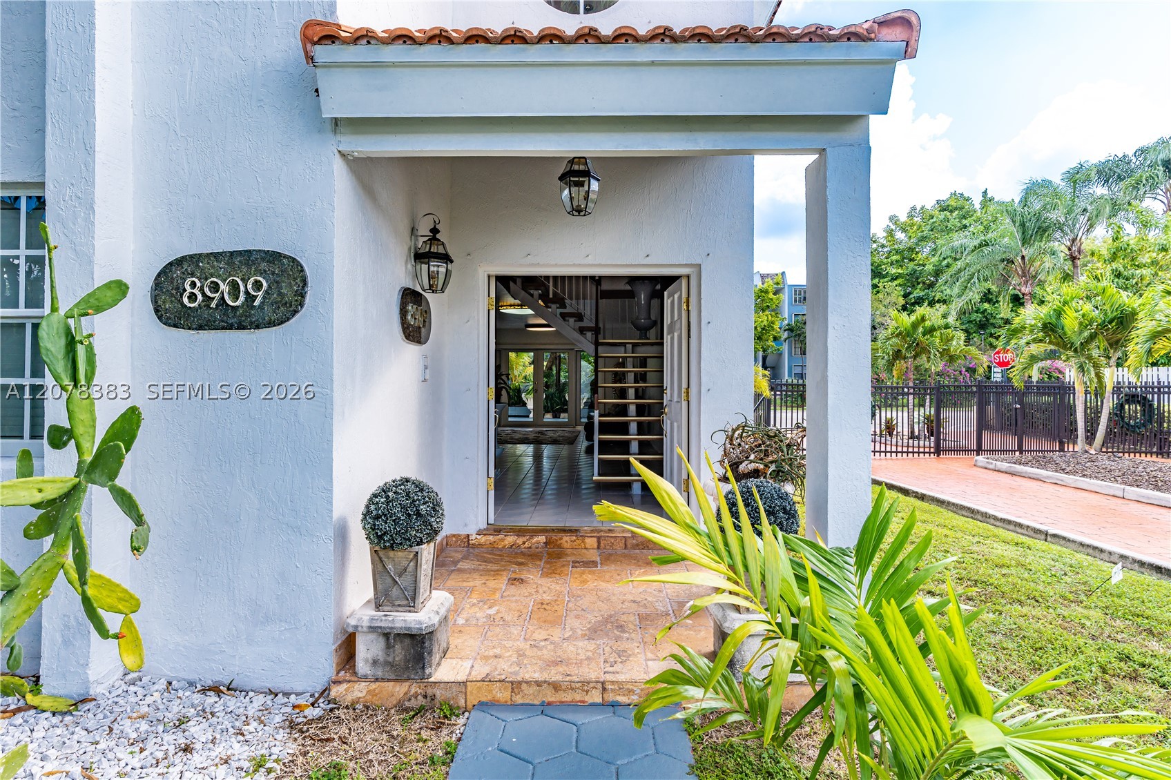 8909 SW 108th Cir Ct, Miami FL 33176
