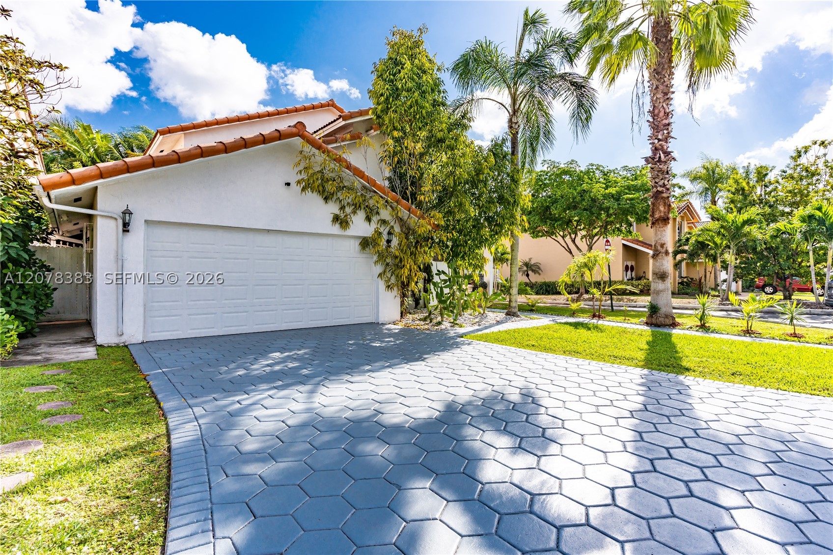 8909 SW 108th Cir Ct, Miami FL 33176