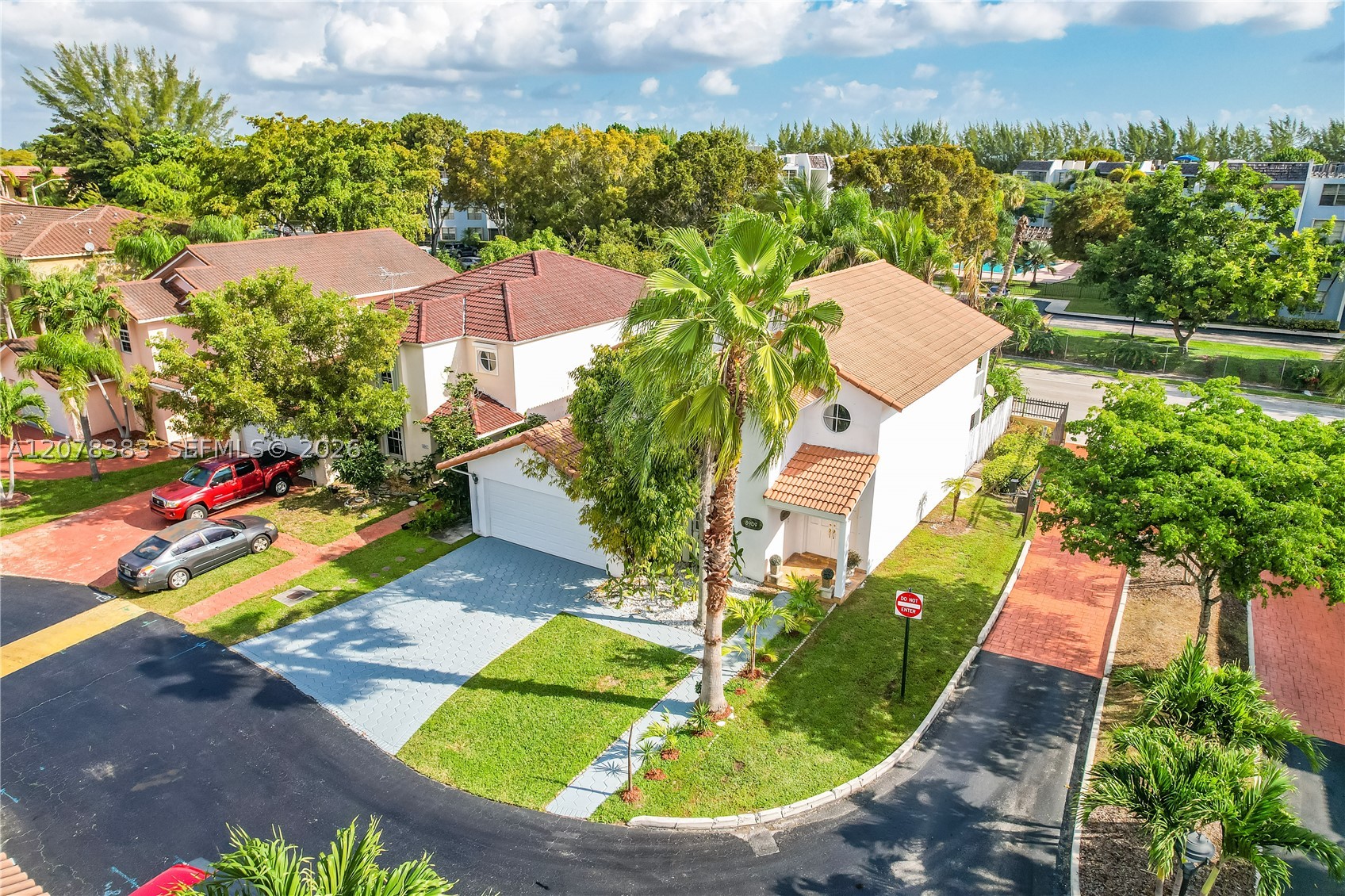 8909 SW 108th Cir Ct, Miami FL 33176