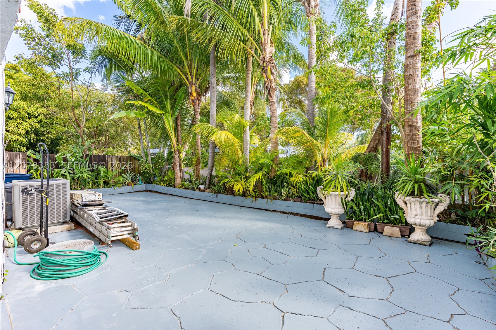 8909 SW 108th Cir Ct, Miami FL 33176