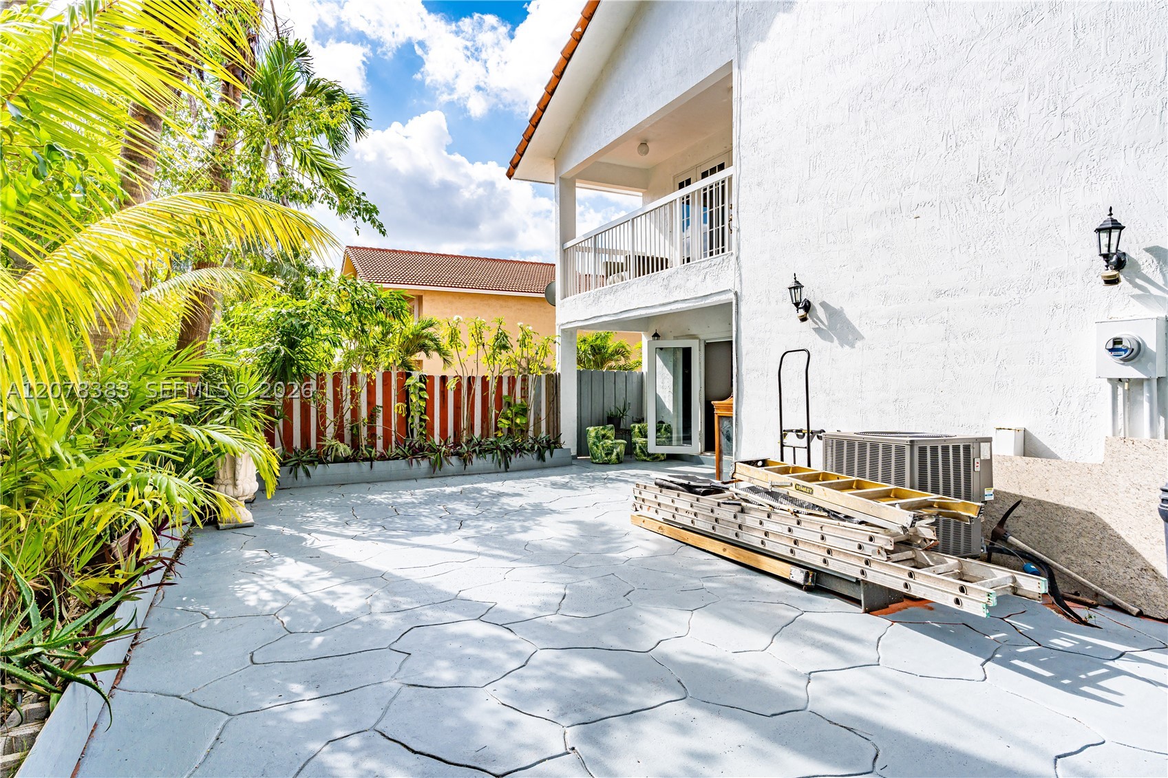 8909 SW 108th Cir Ct, Miami FL 33176