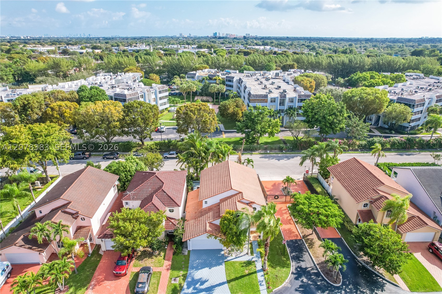 8909 SW 108th Cir Ct, Miami FL 33176