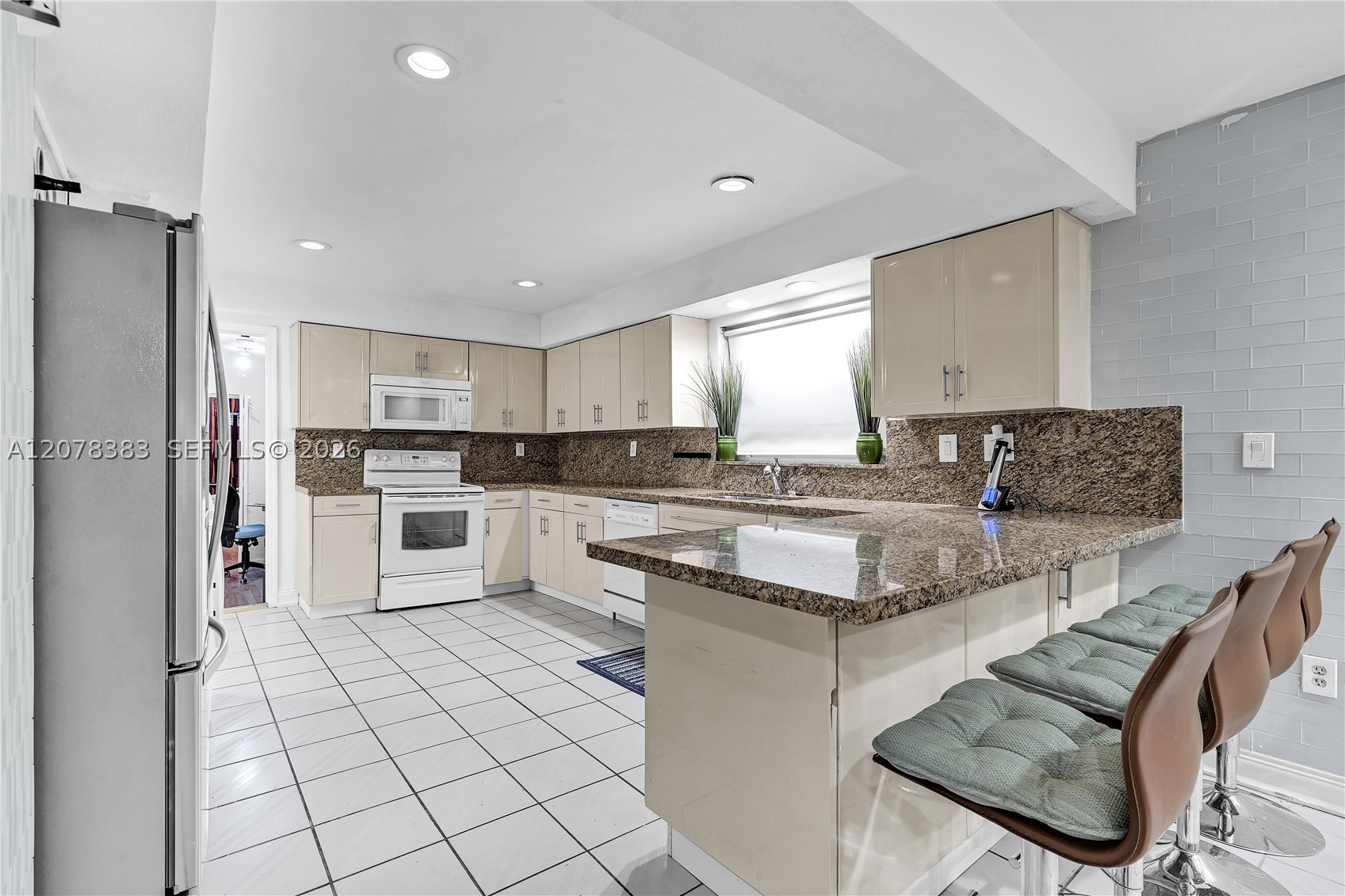 8909 SW 108th Cir Ct, Miami FL 33176