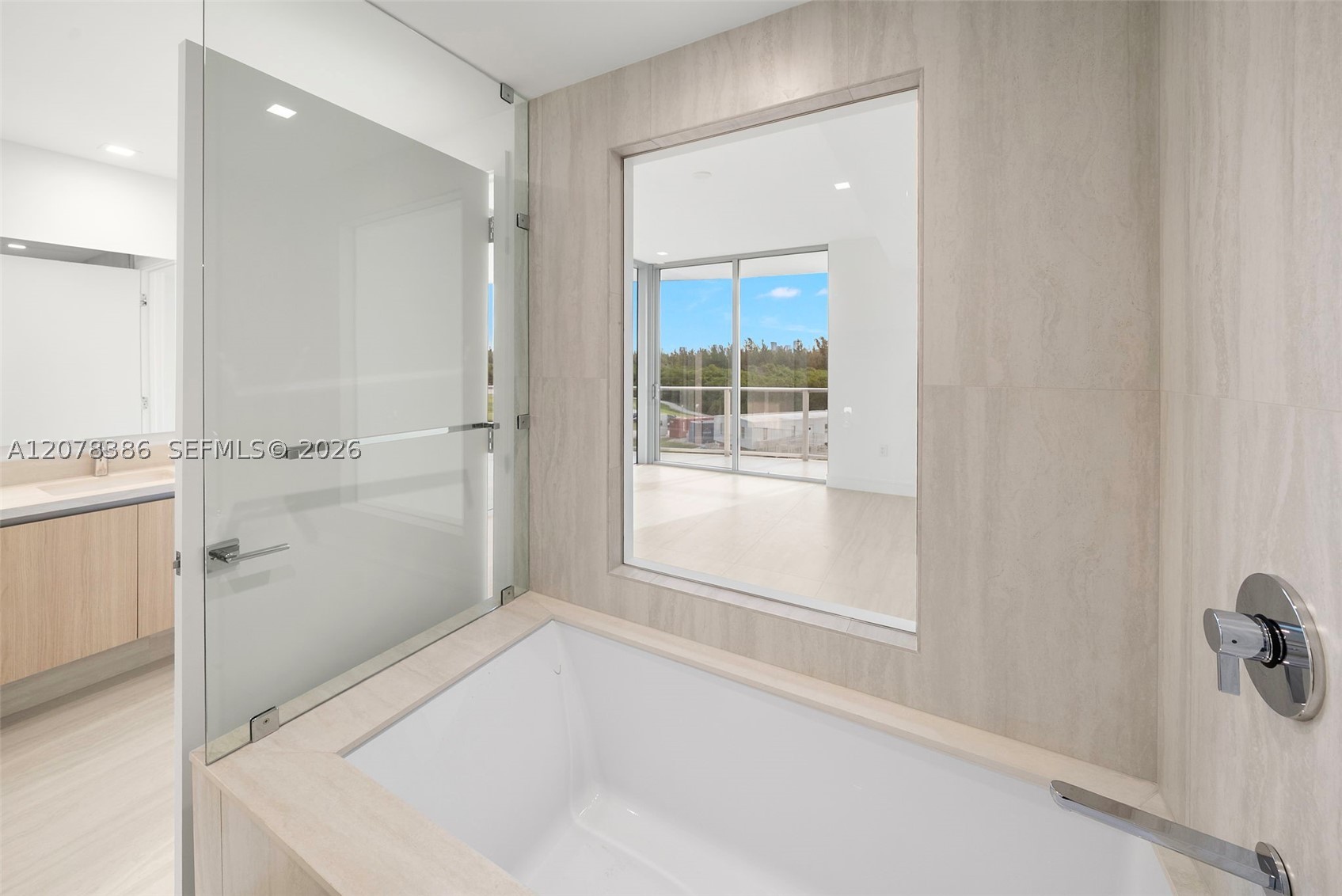 2411 Laguna Cir #311, North Miami FL 33181