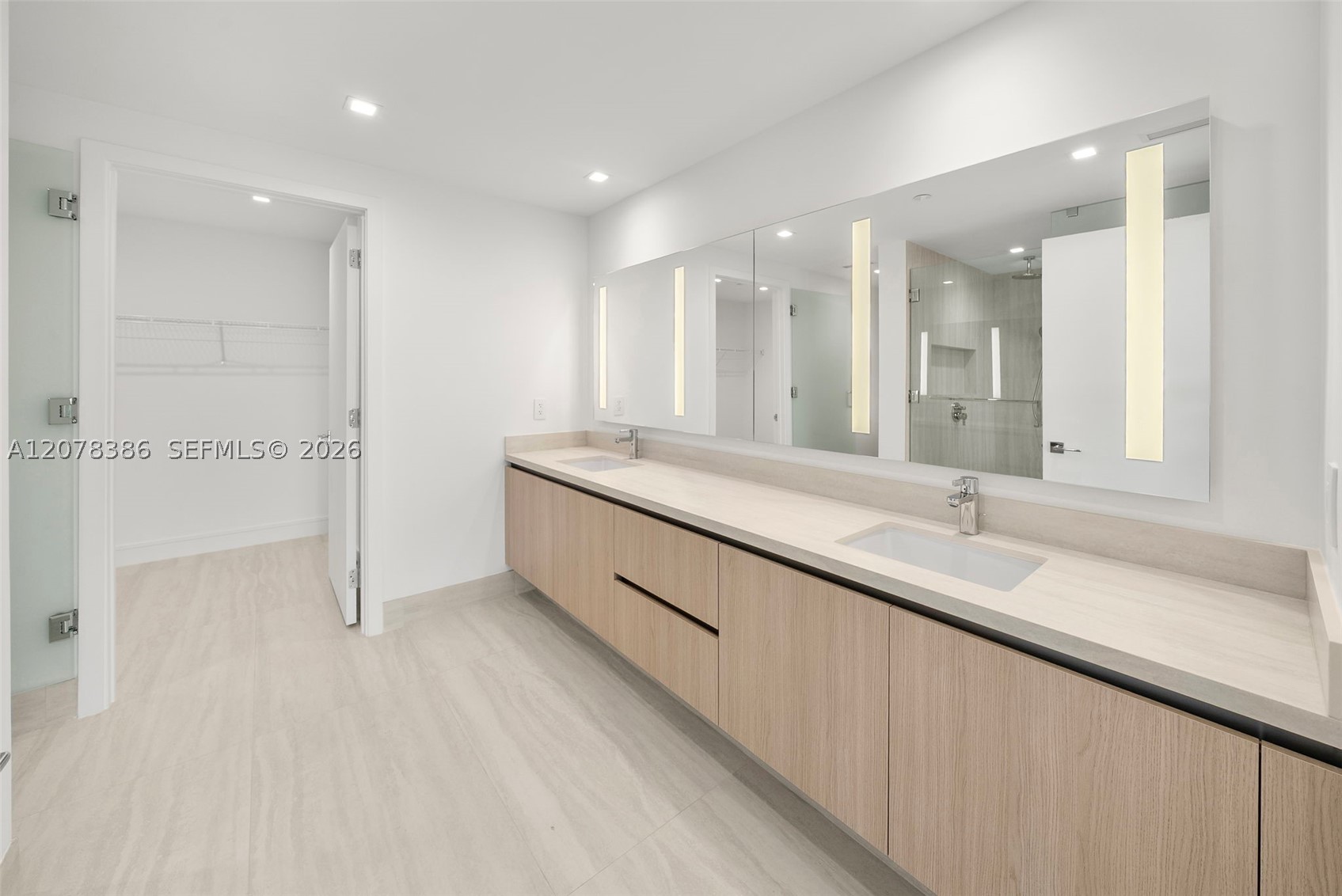 2411 Laguna Cir #311, North Miami FL 33181