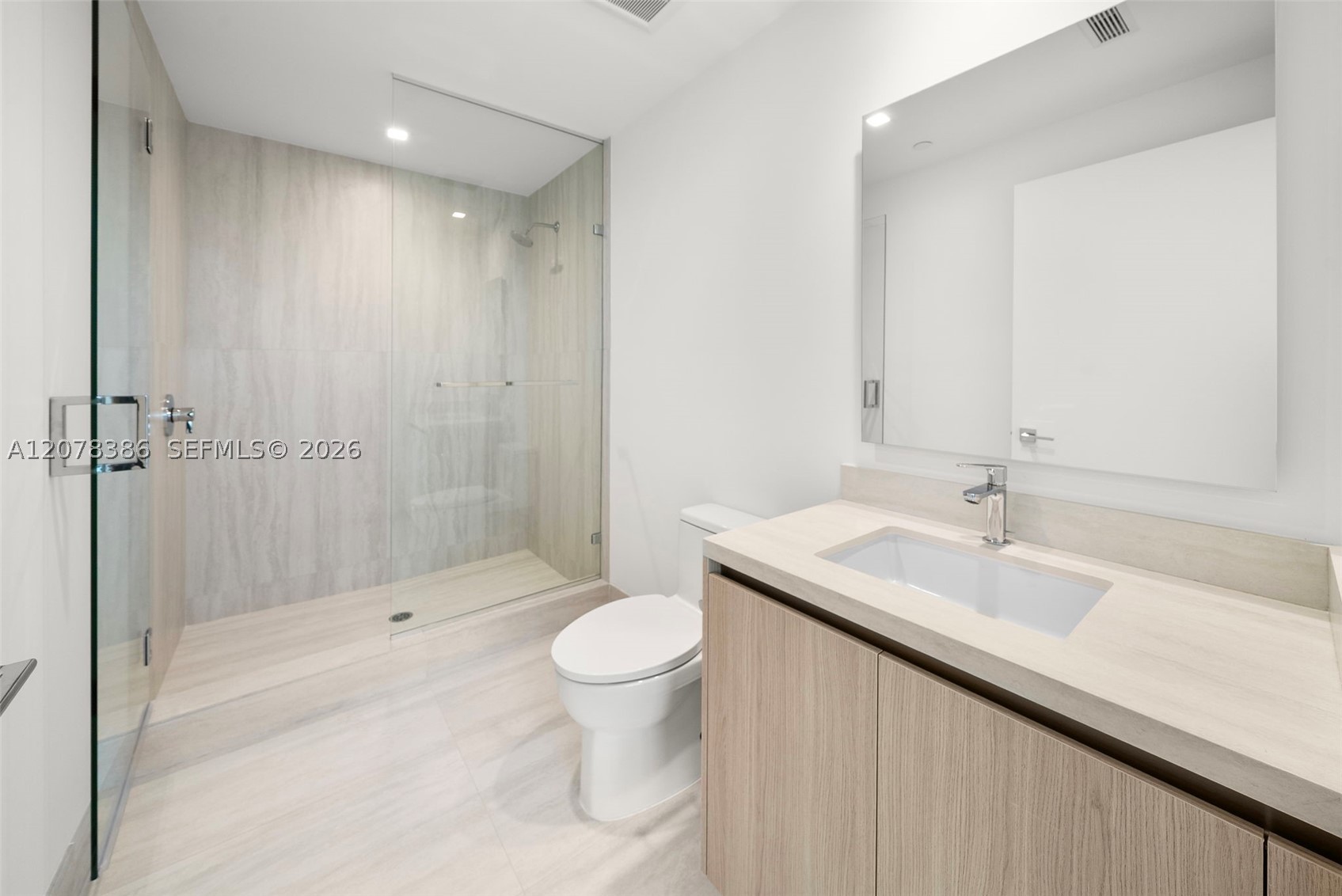 2411 Laguna Cir #311, North Miami FL 33181