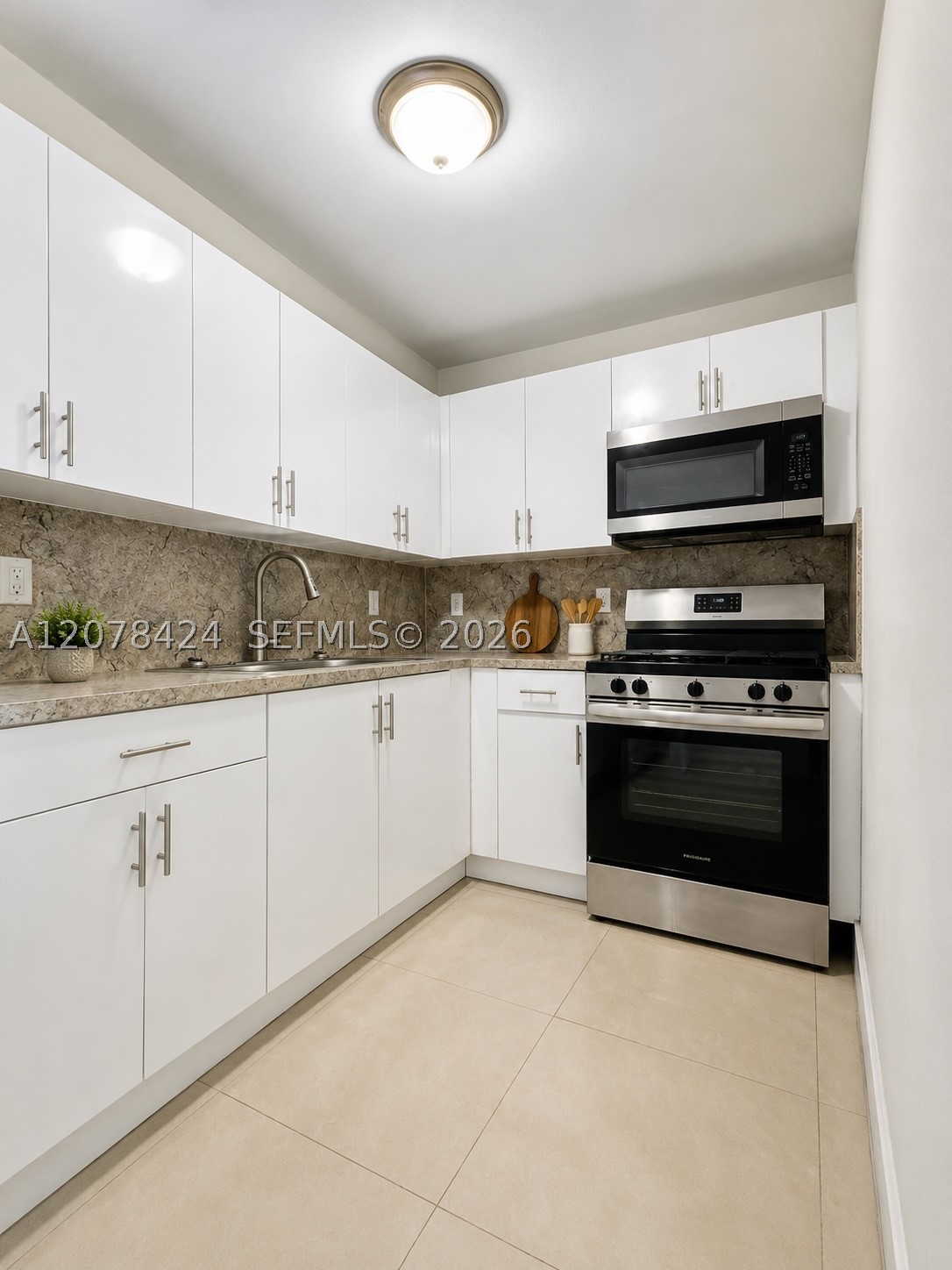 7537 NW 3rd Ave, Miami FL 33150