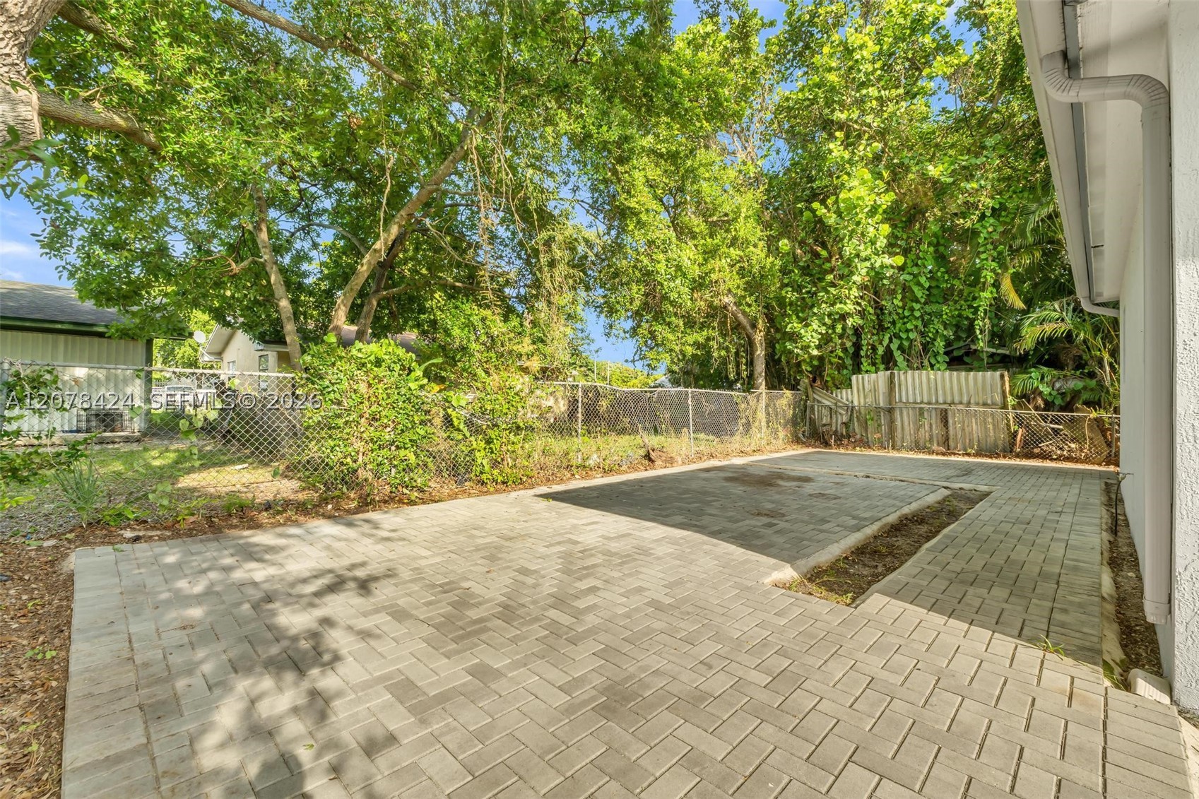 7537 NW 3rd Ave, Miami FL 33150