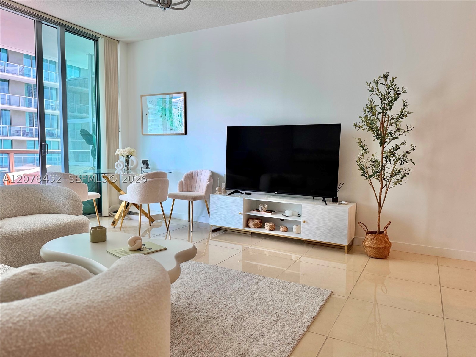 1111 SW 1st Ave #2215-N, Miami FL 33130