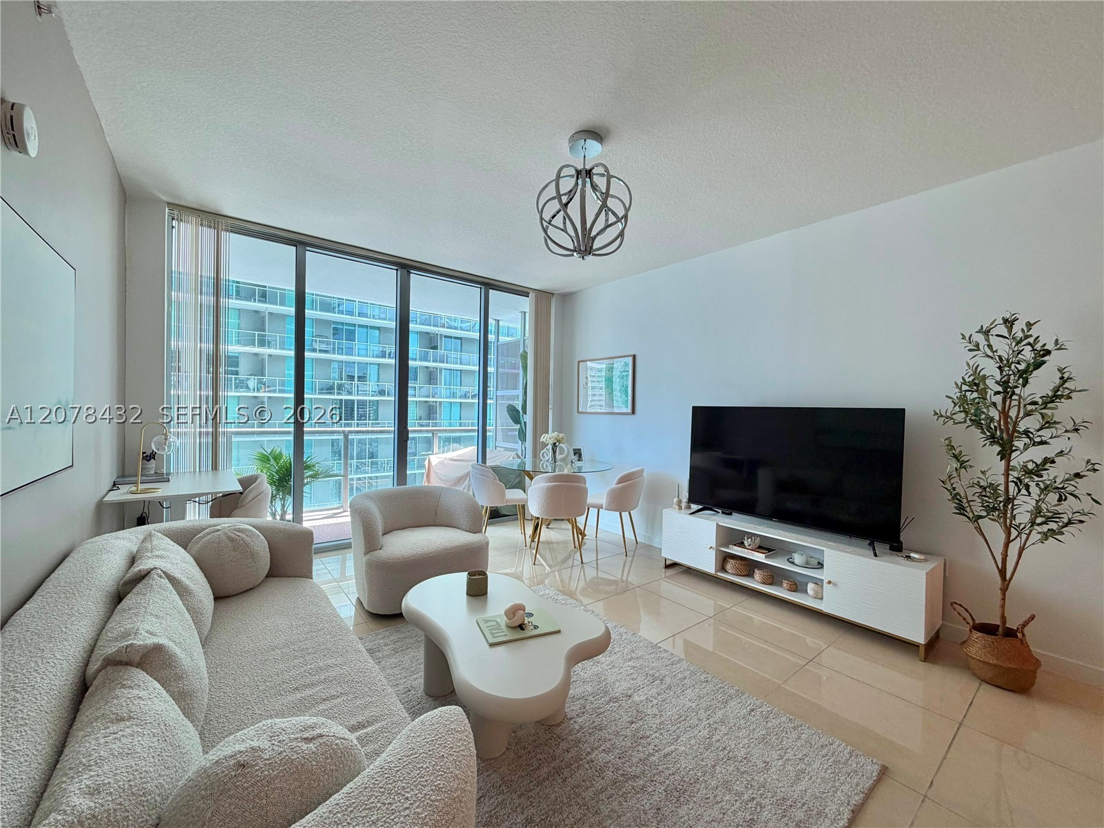 1111 SW 1st Ave #2215-N, Miami FL 33130