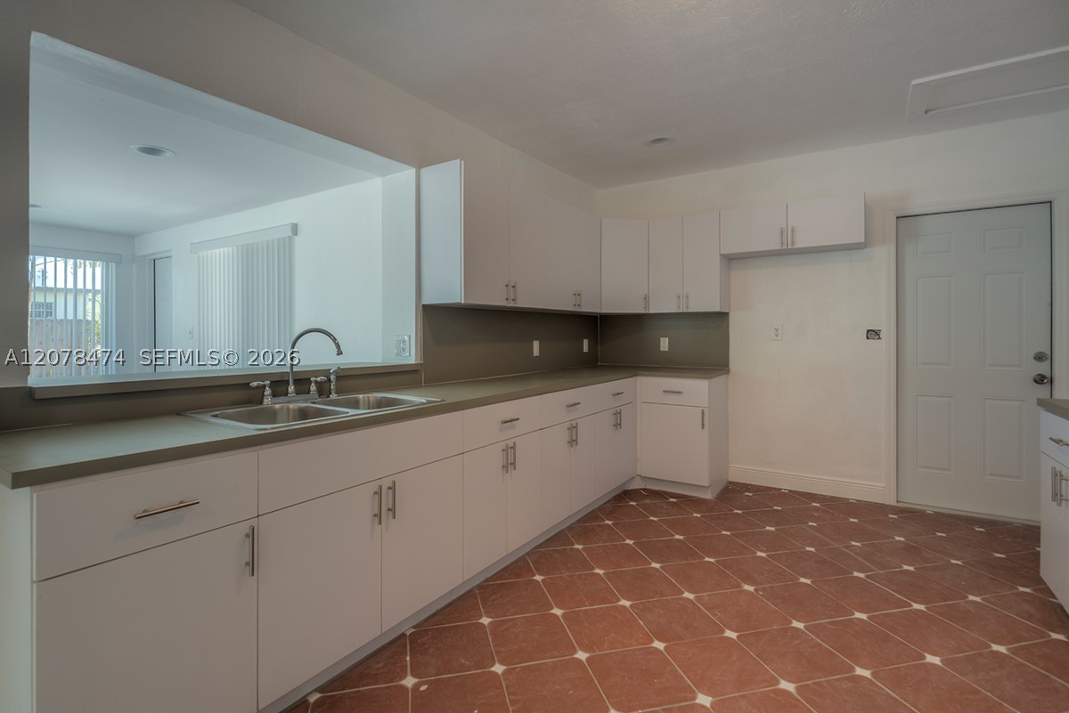 160 NW 199th St #1, Miami Gardens FL 33169