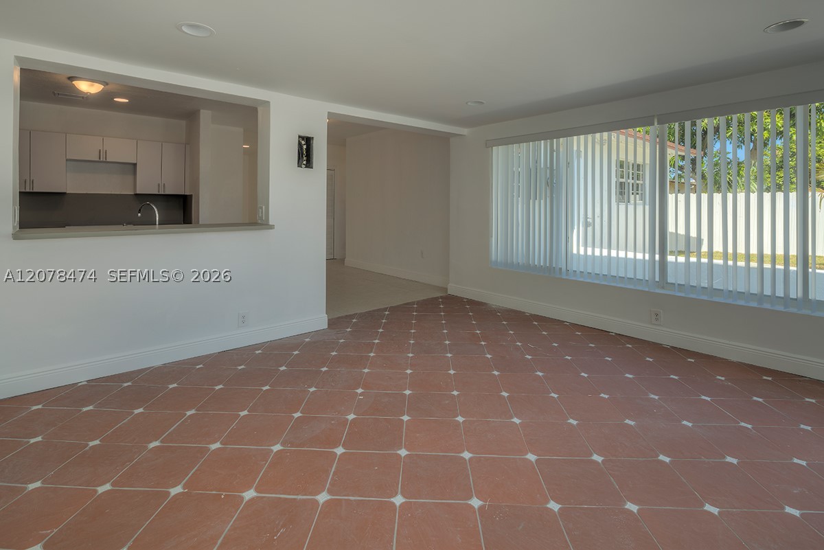 160 NW 199th St #1, Miami Gardens FL 33169