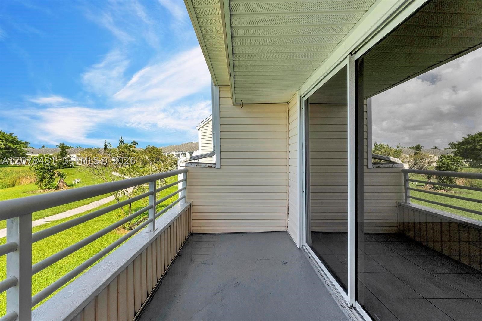 3449 NW 44th St #205, Oakland Park FL 33309