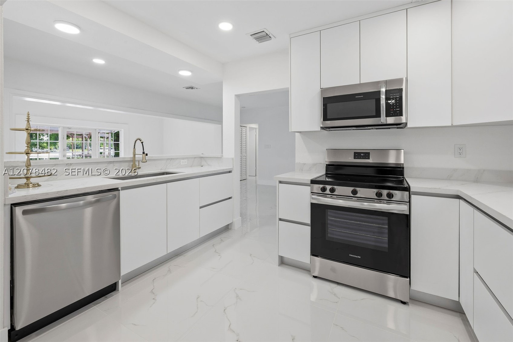 10901 SW 47th Ter, Miami FL 33165