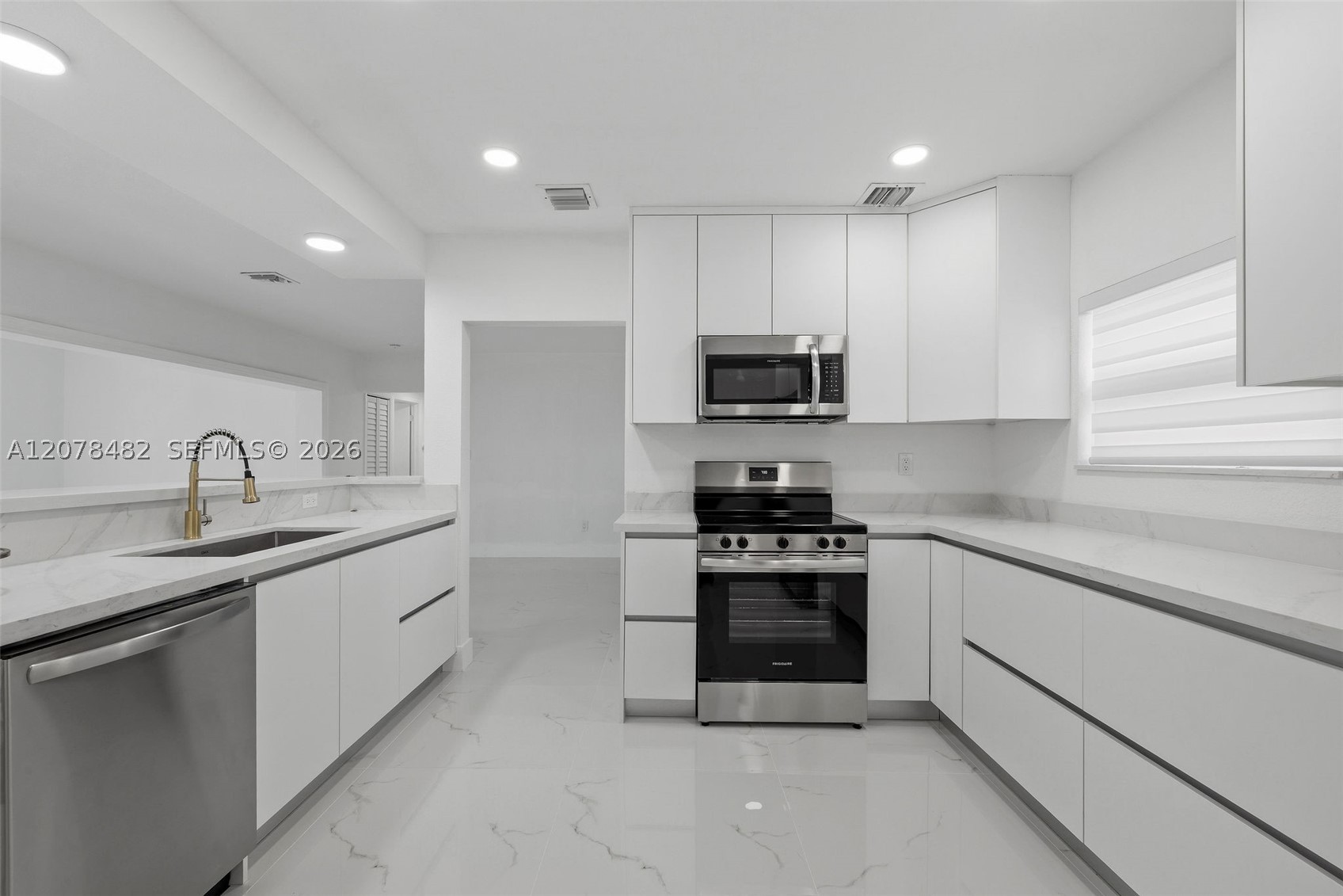 10901 SW 47th Ter, Miami FL 33165