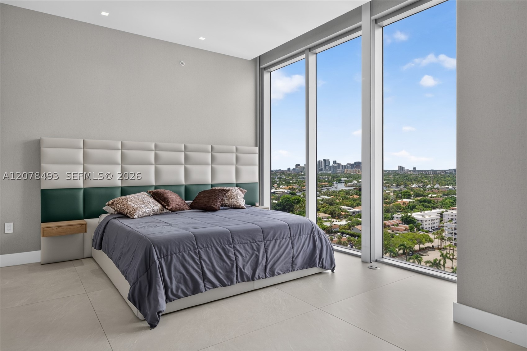 920 Intracoastal Dr #PH2, Fort Lauderdale FL 33304